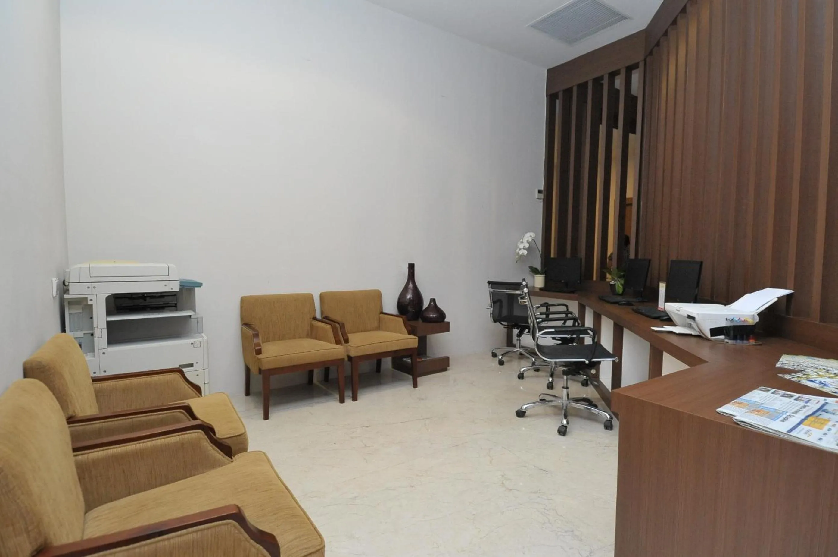 Business facilities in Cavinton Hotel Malioboro Yogyakarta
