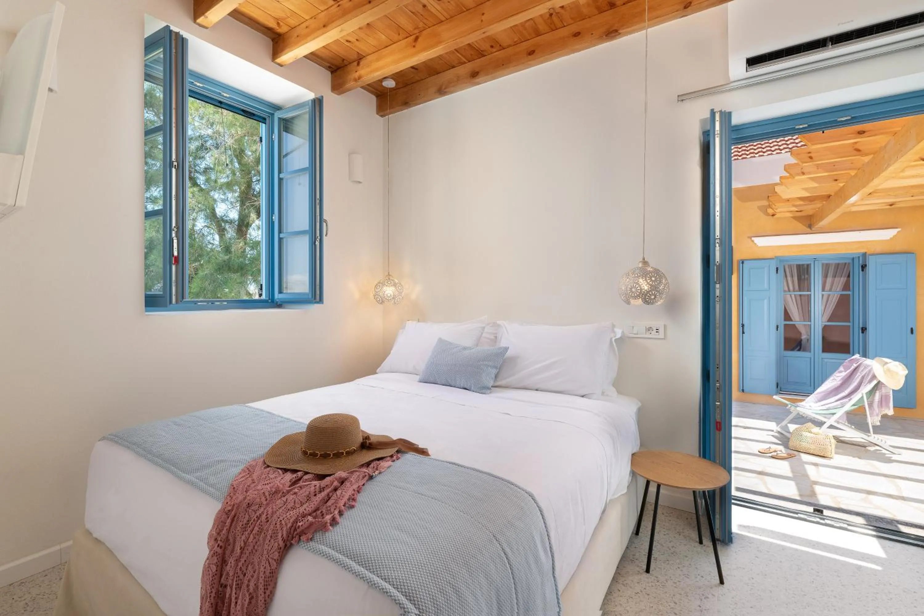 Bed in Cedrus Blue