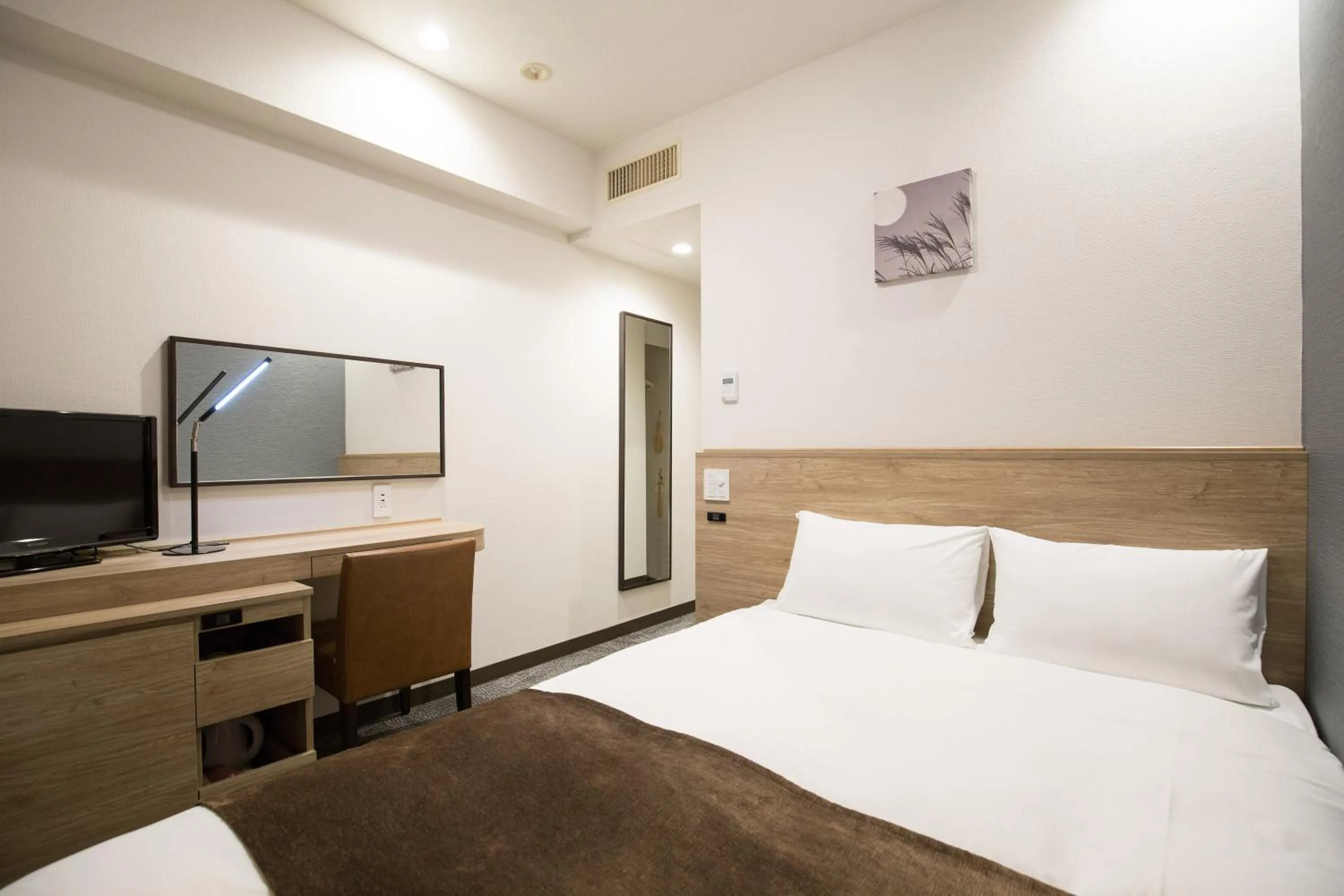 Photo of the whole room in Nest Hotel Osaka Shinsaibashi