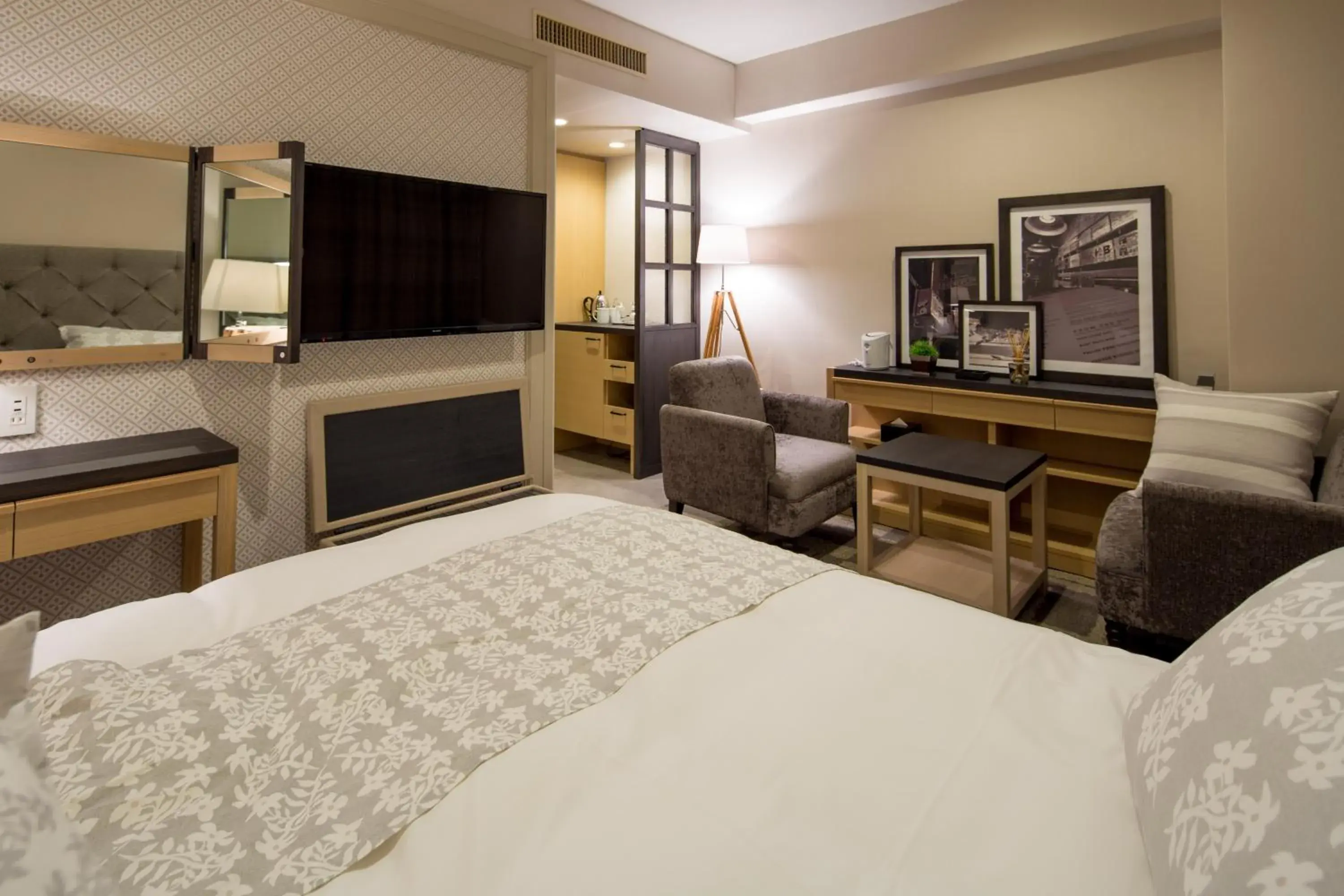 Photo of the whole room, Bed in Nest Hotel Osaka Shinsaibashi Photo of the whole room, Bed in Nest Hotel Osaka Shinsaibashi