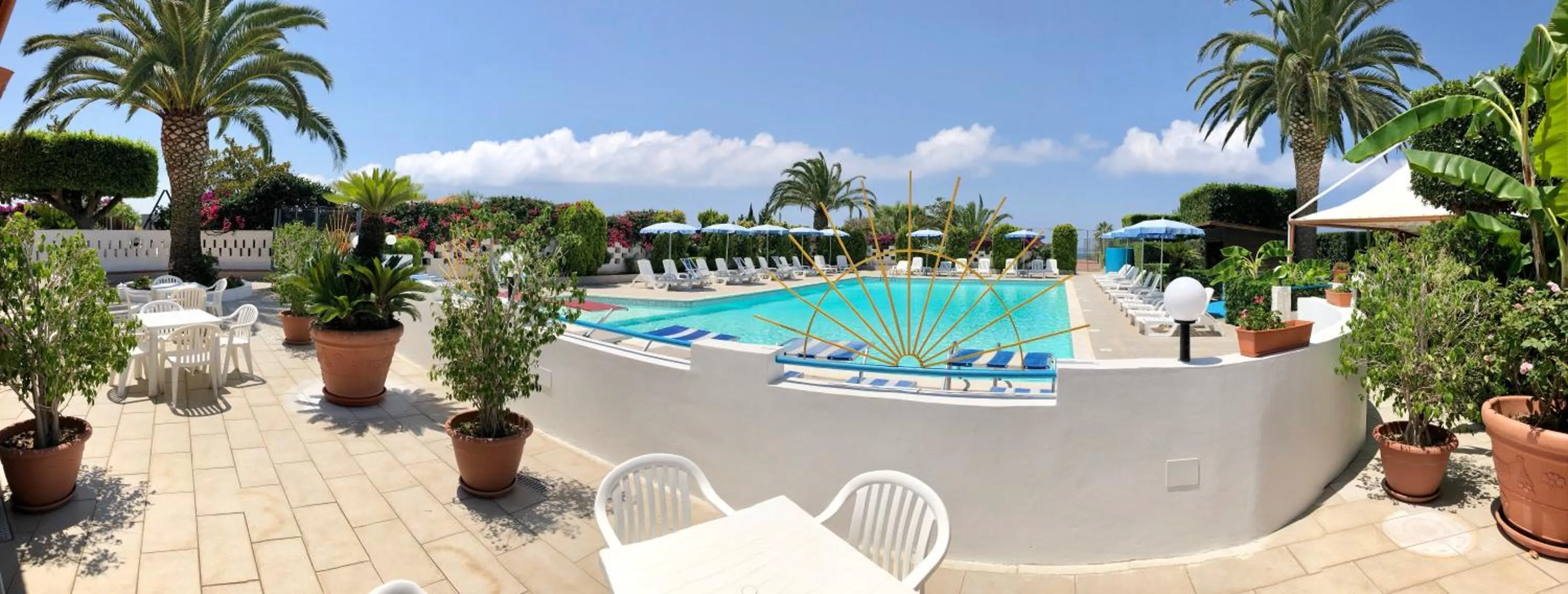 Pool view in Residence Hotel Felix