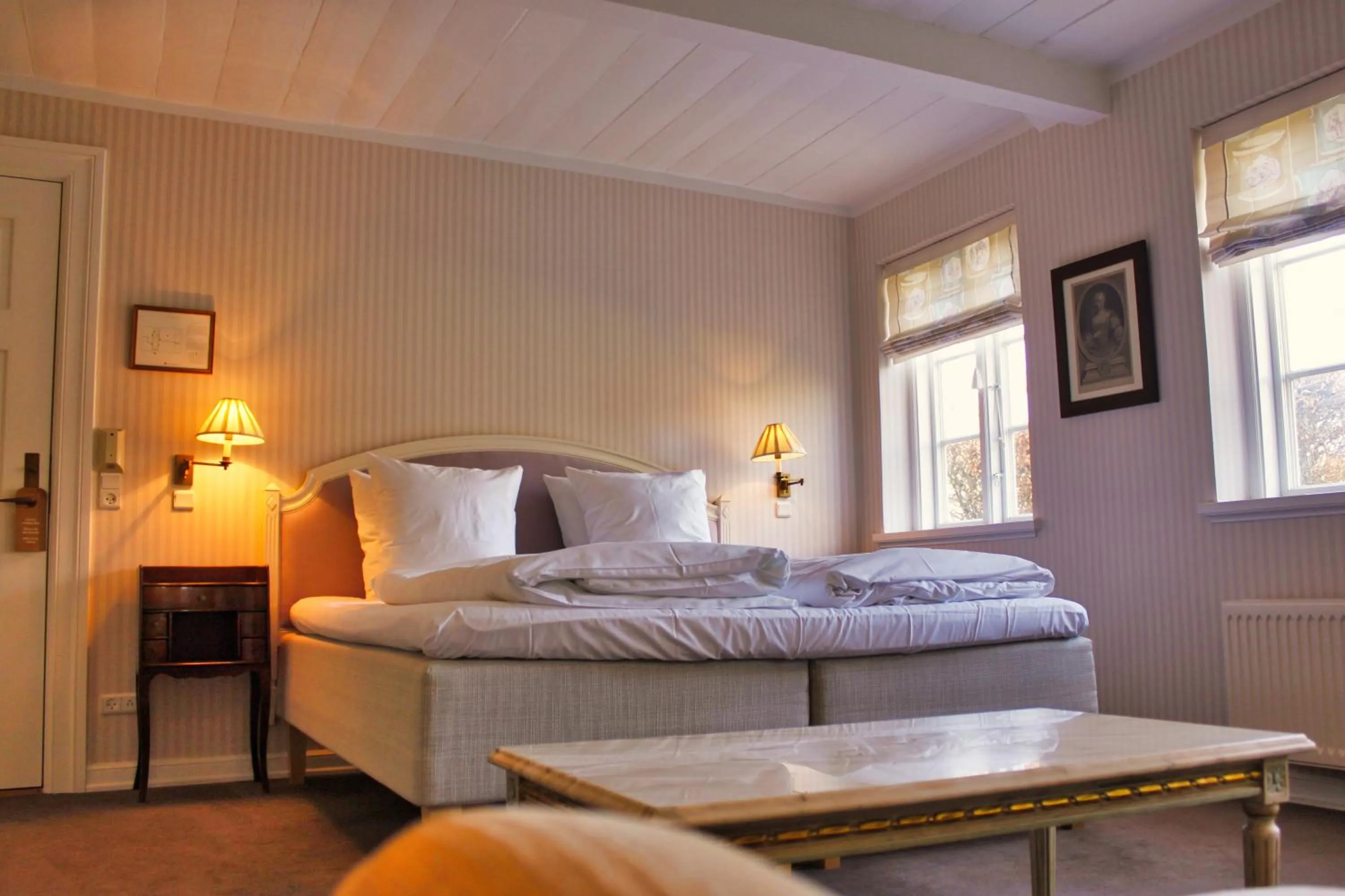 Photo of the whole room, Bed in Schackenborg Slotskro