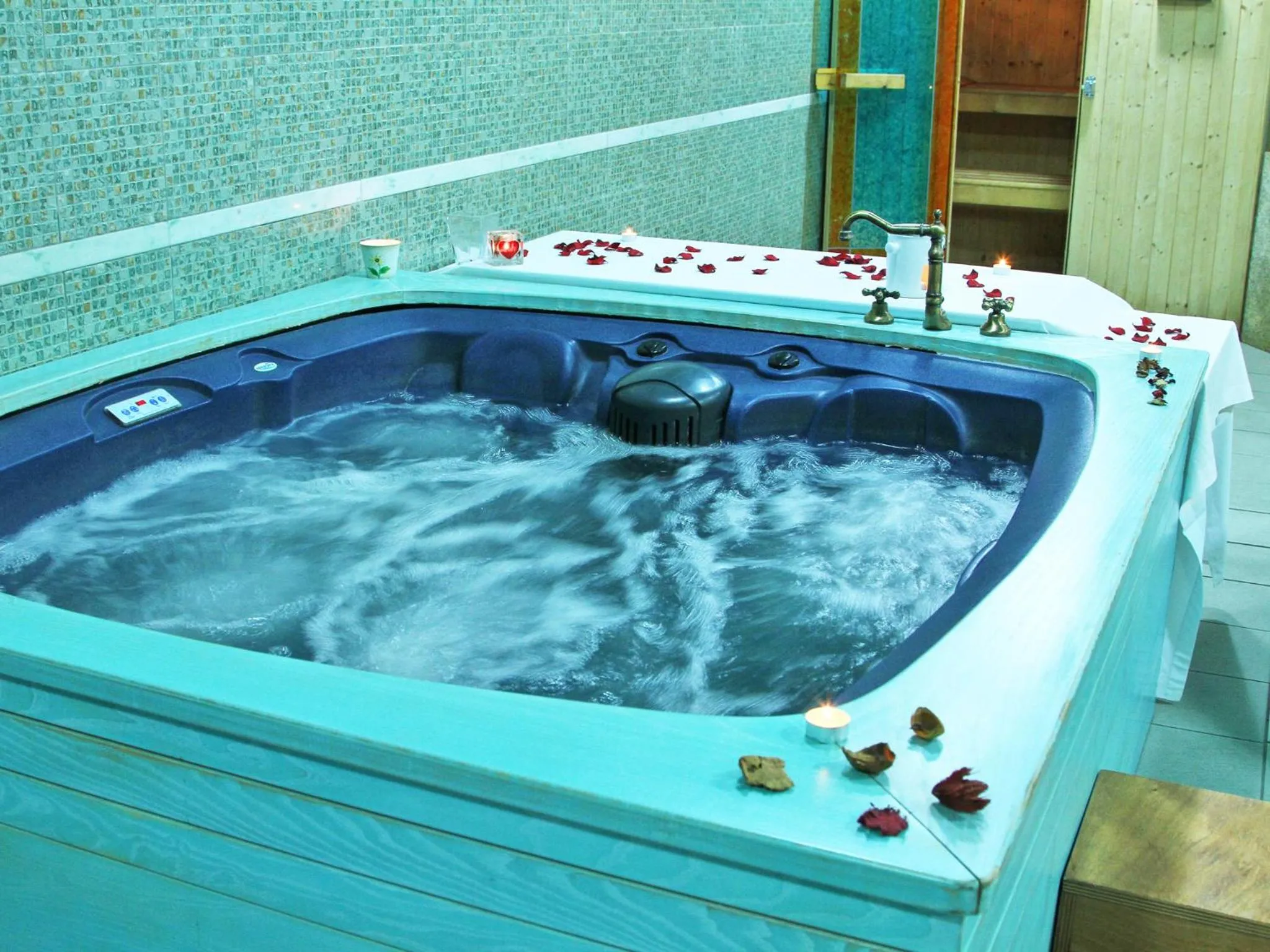 Hot Tub in Hotel Del Corso