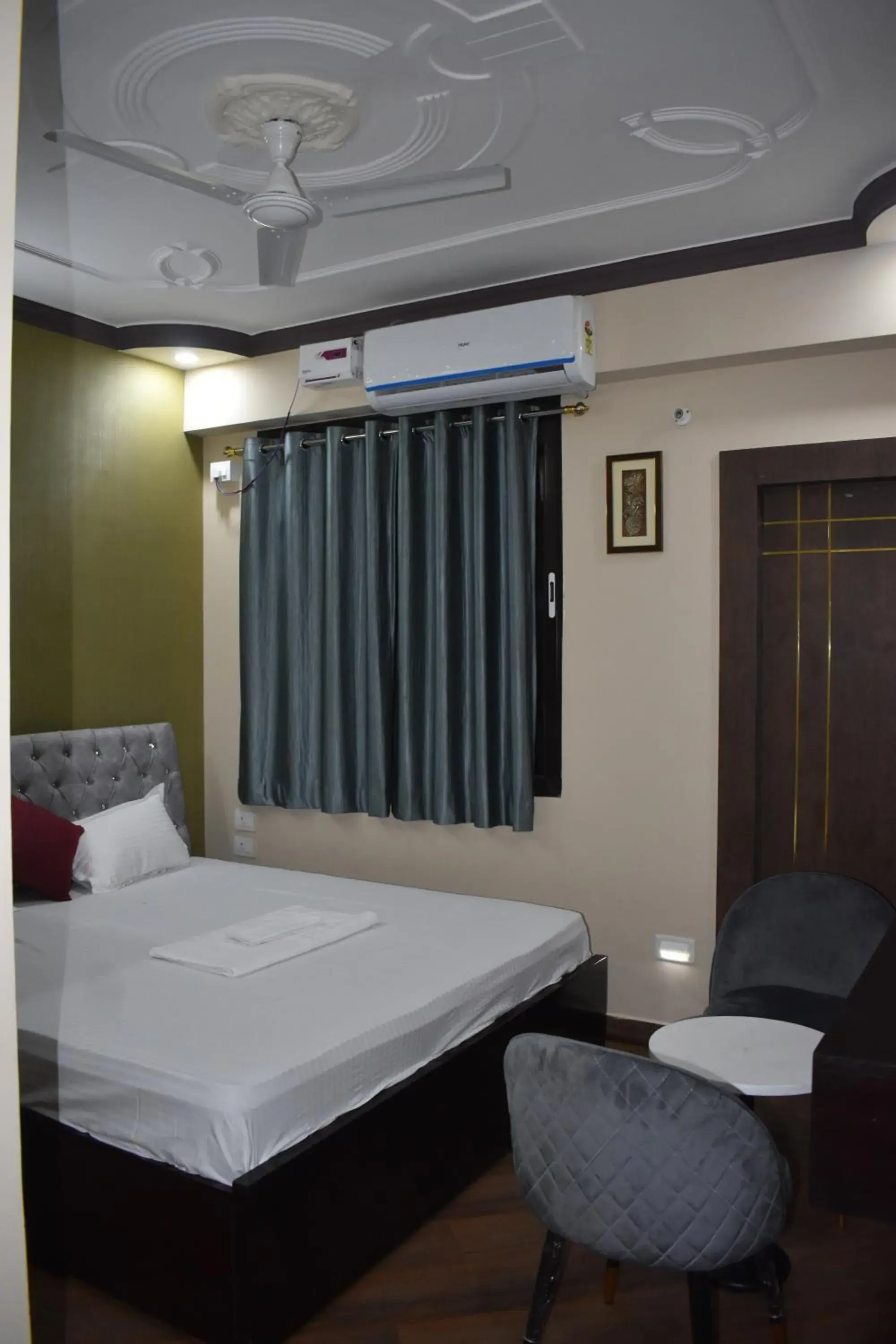 Photo of the whole room, Bed in Hotel Lilac Doors Photo of the whole room, Bed in Hotel Lilac Doors