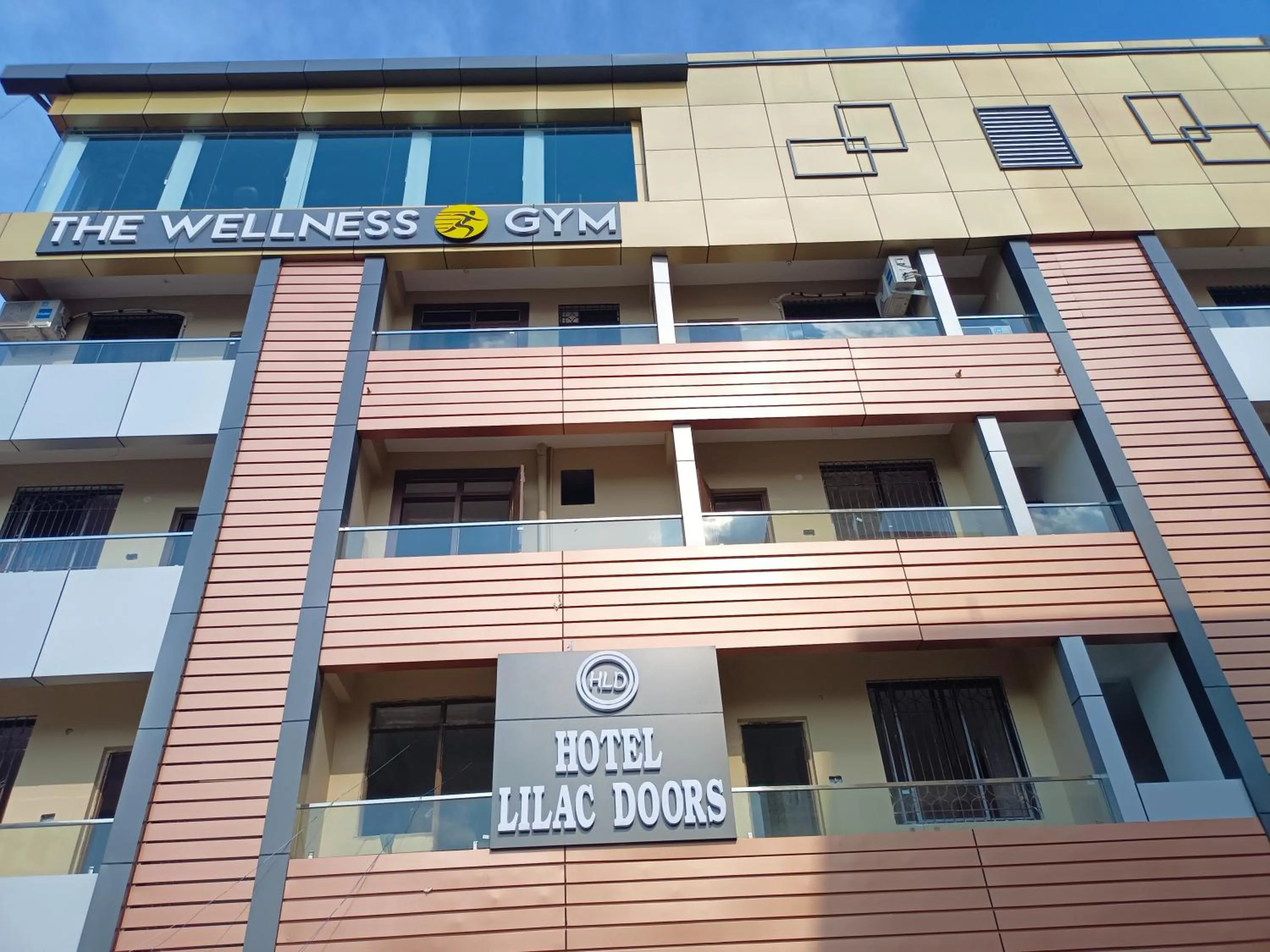 Facade/entrance in Hotel Lilac Doors