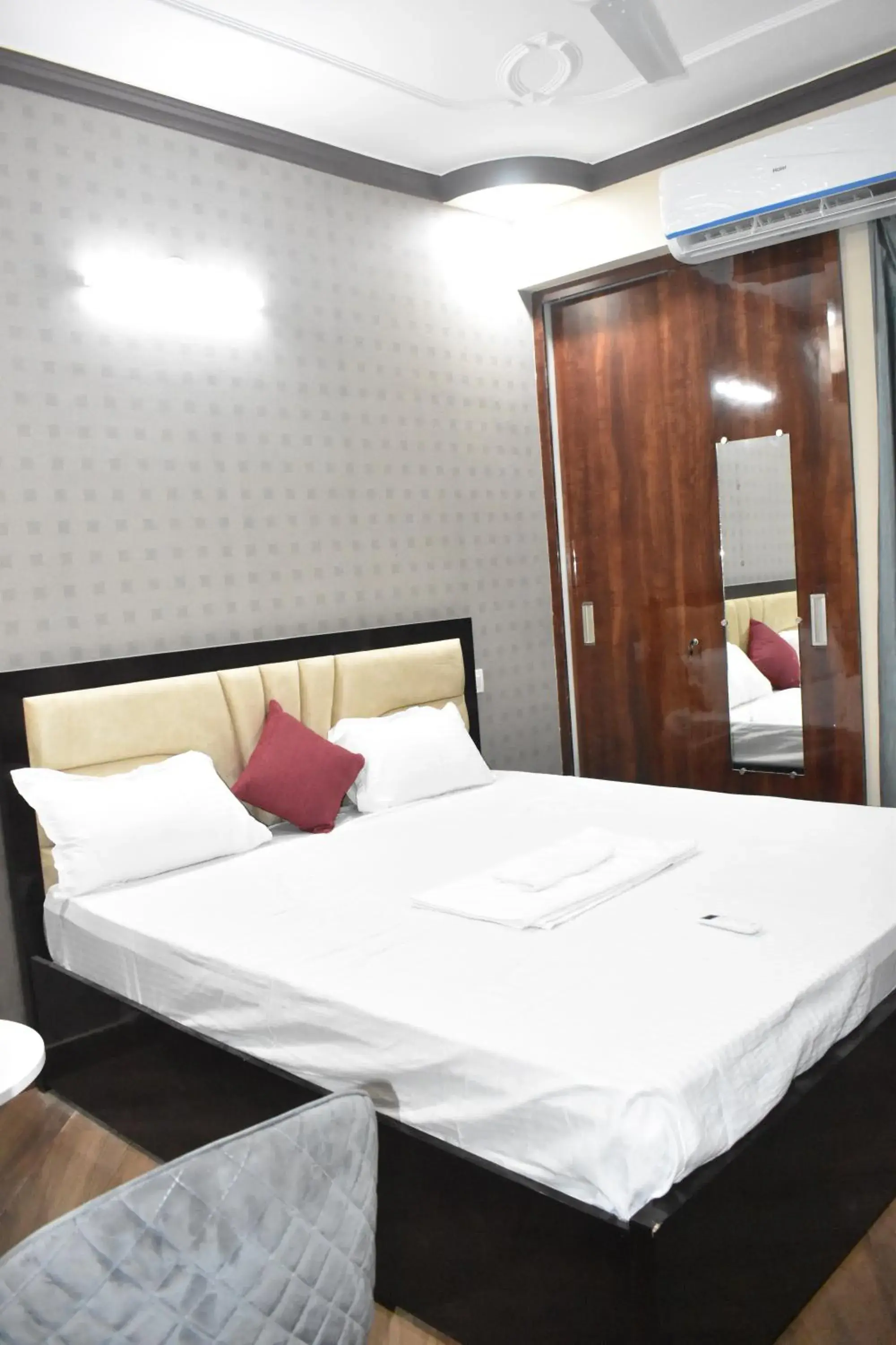 Bedroom, Bed in Hotel Lilac Doors Bedroom, Bed in Hotel Lilac Doors