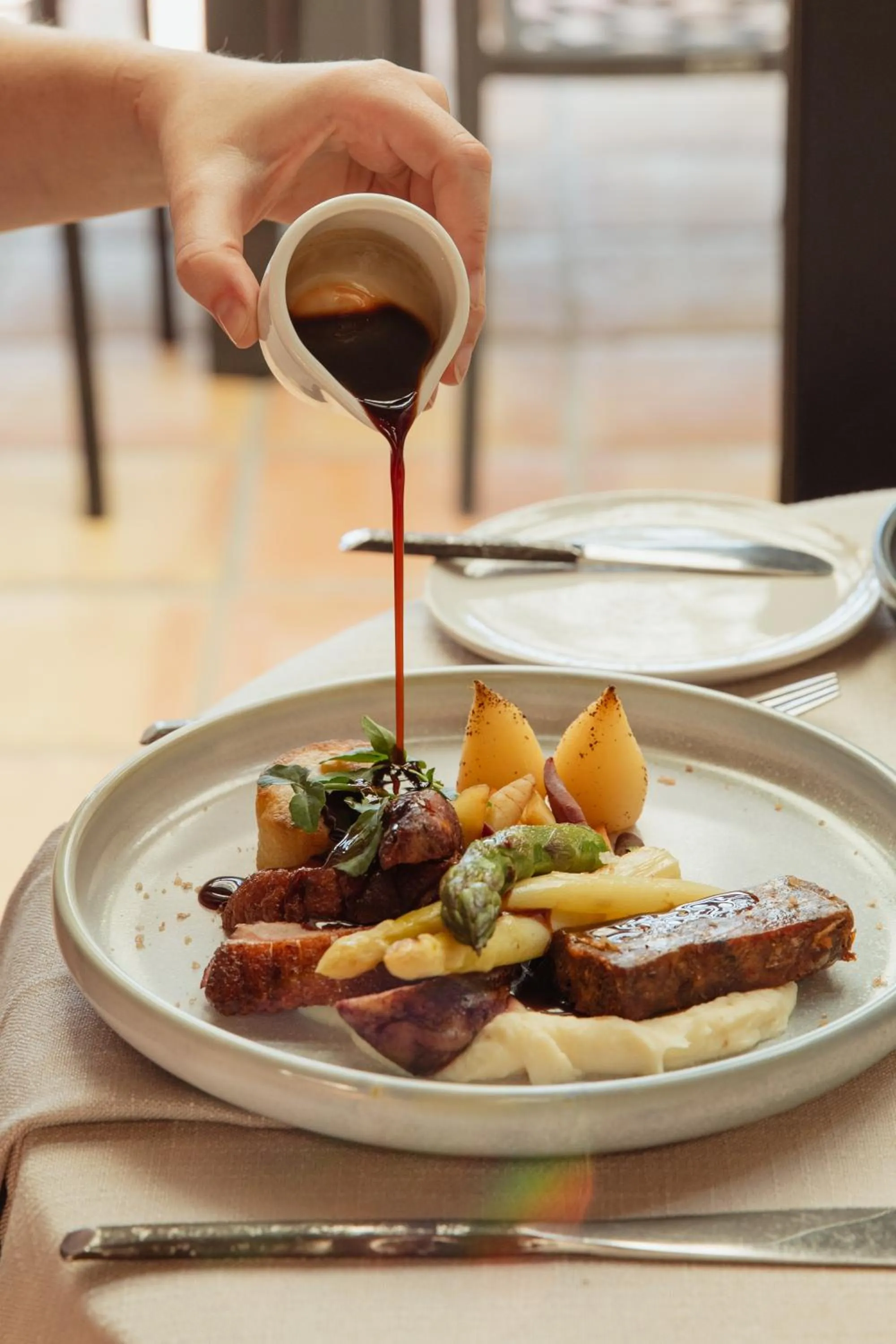 Restaurant/places to eat in Tower Lodge