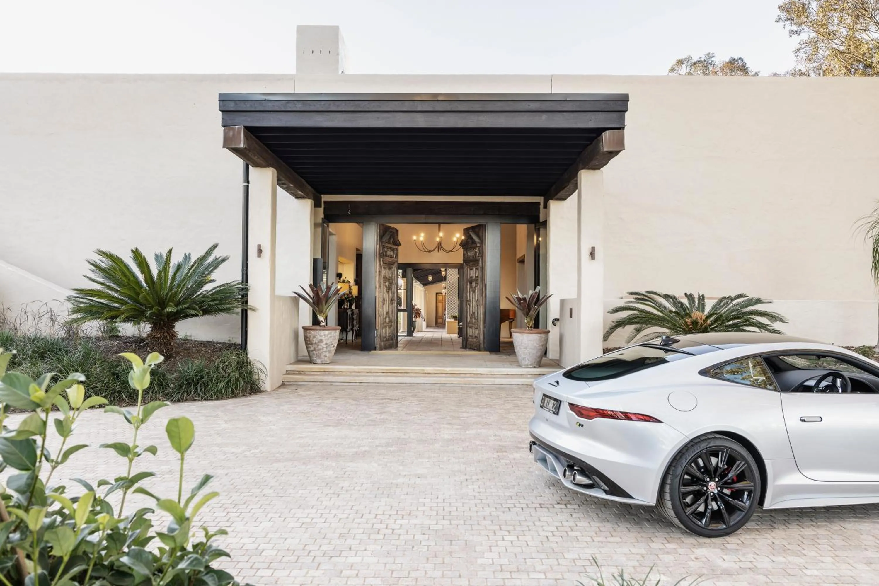 Facade/entrance in Tower Lodge