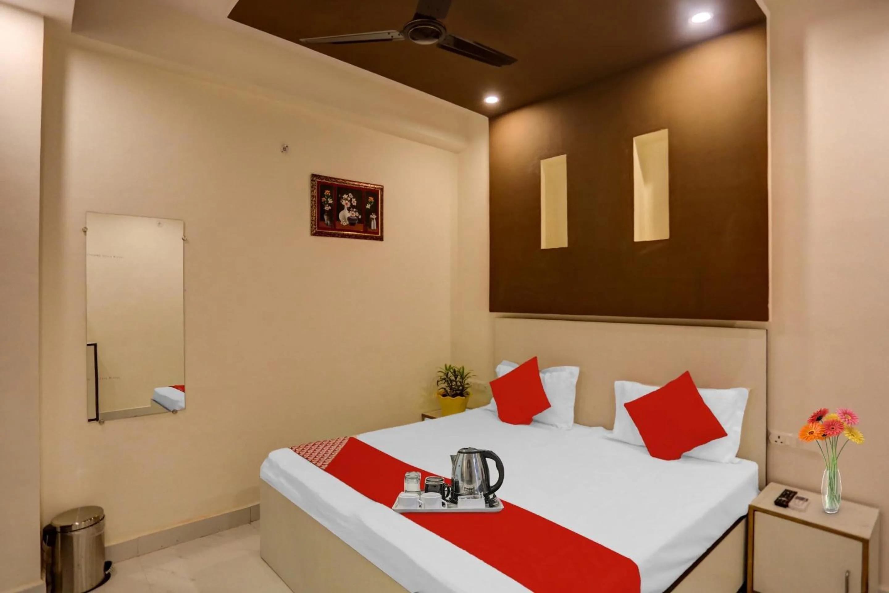 Bedroom, Bed in Hotel O Luxury Inn