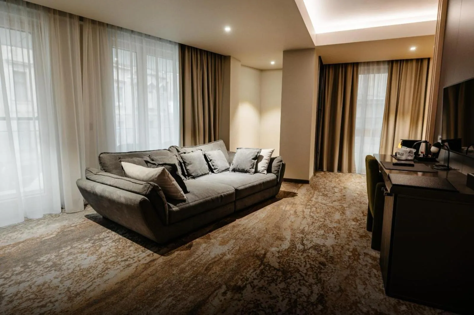 Coffee/tea facilities in Aniroc Signature Hotel