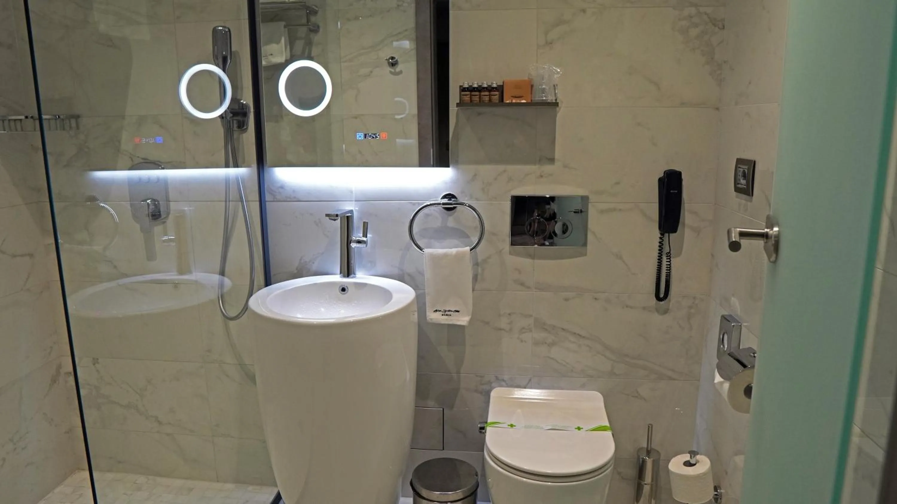 Shower in Aniroc Signature Hotel