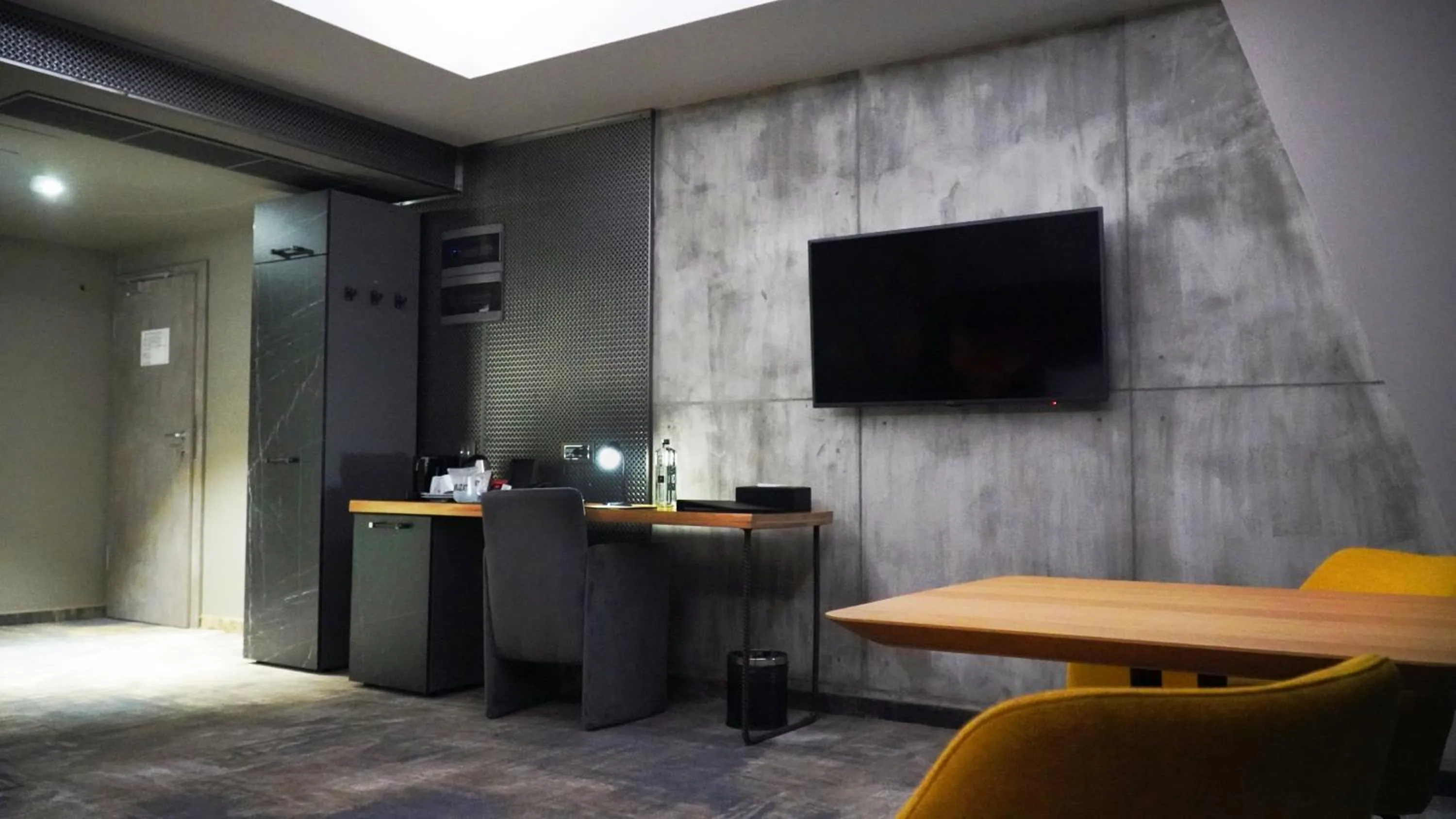 Photo of the whole room in Aniroc Signature Hotel