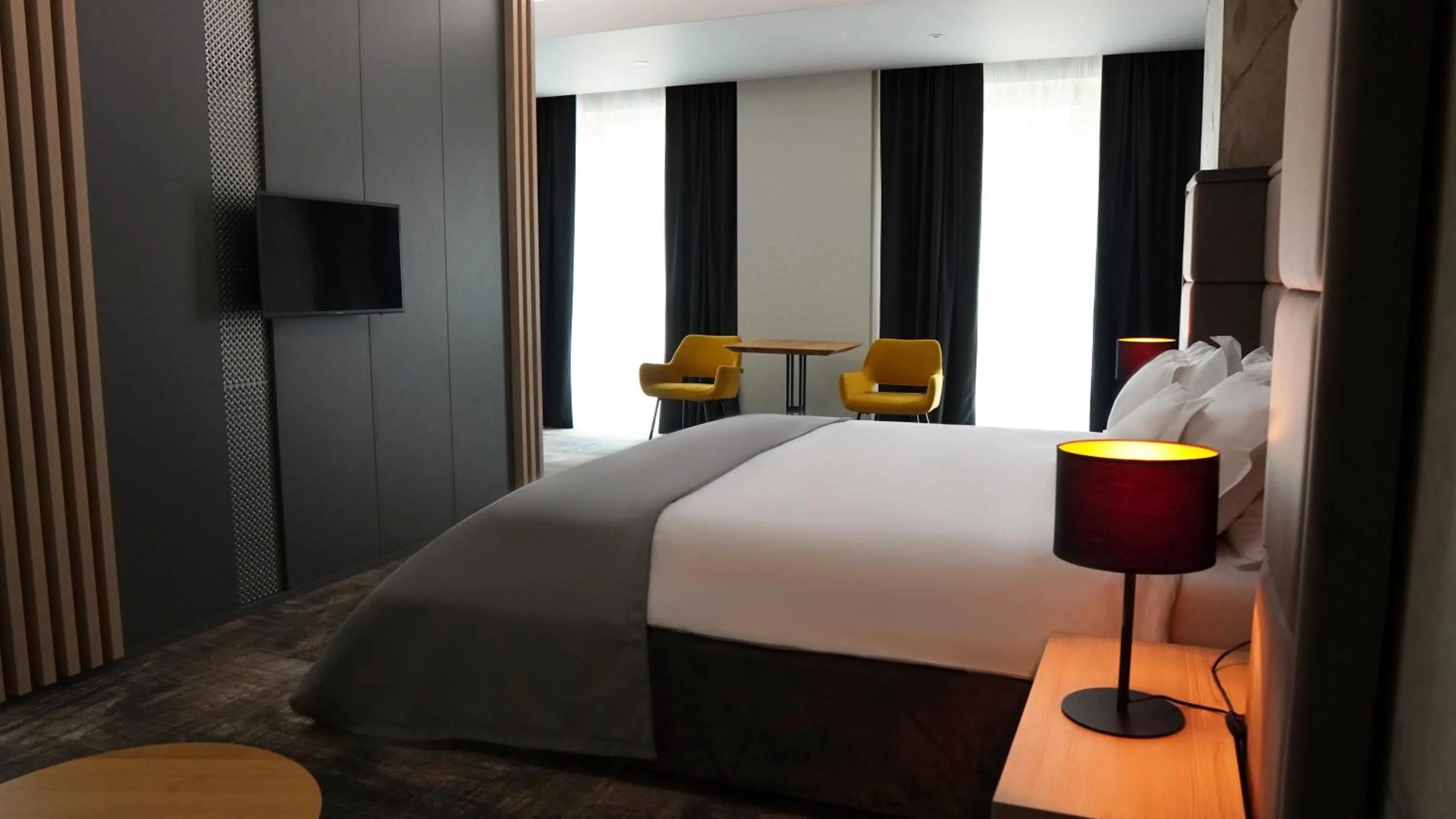 Bedroom, Bed in Aniroc Signature Hotel