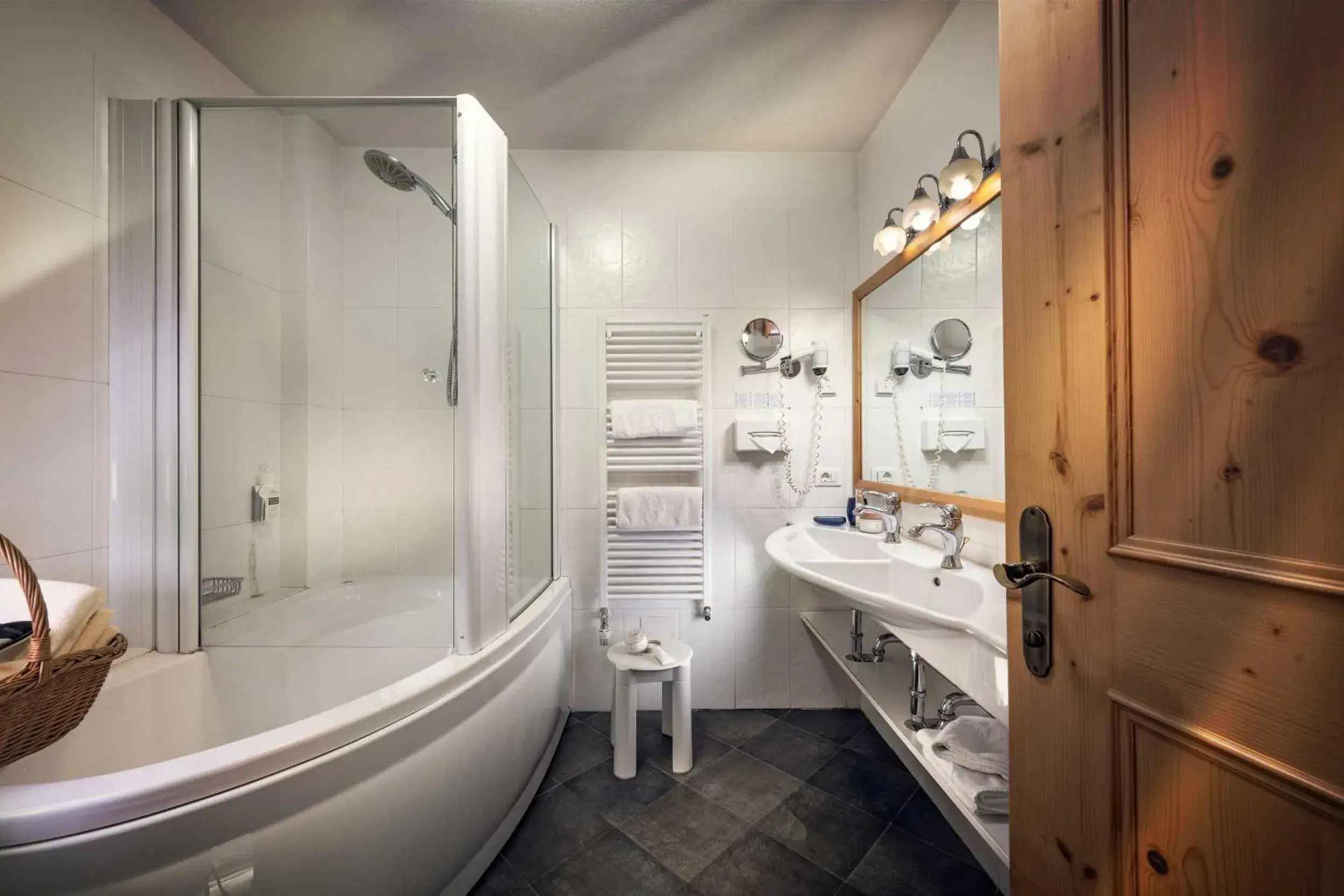 Deluxe Quadruple Room in Hotel Alte Mühle 4 Stelle Deluxe Quadruple Room in Hotel Alte Mühle 4 Stelle