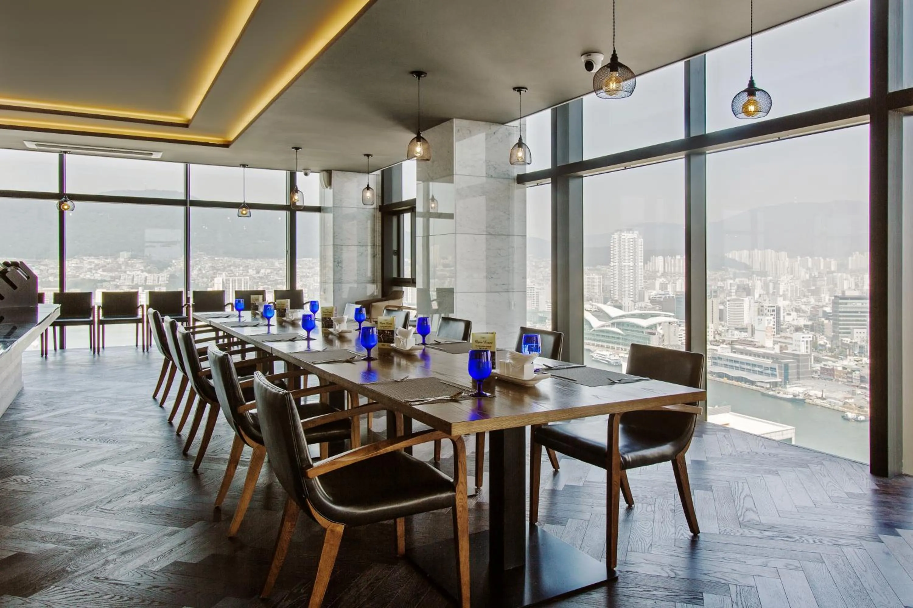 Restaurant/places to eat in Hotel Adela