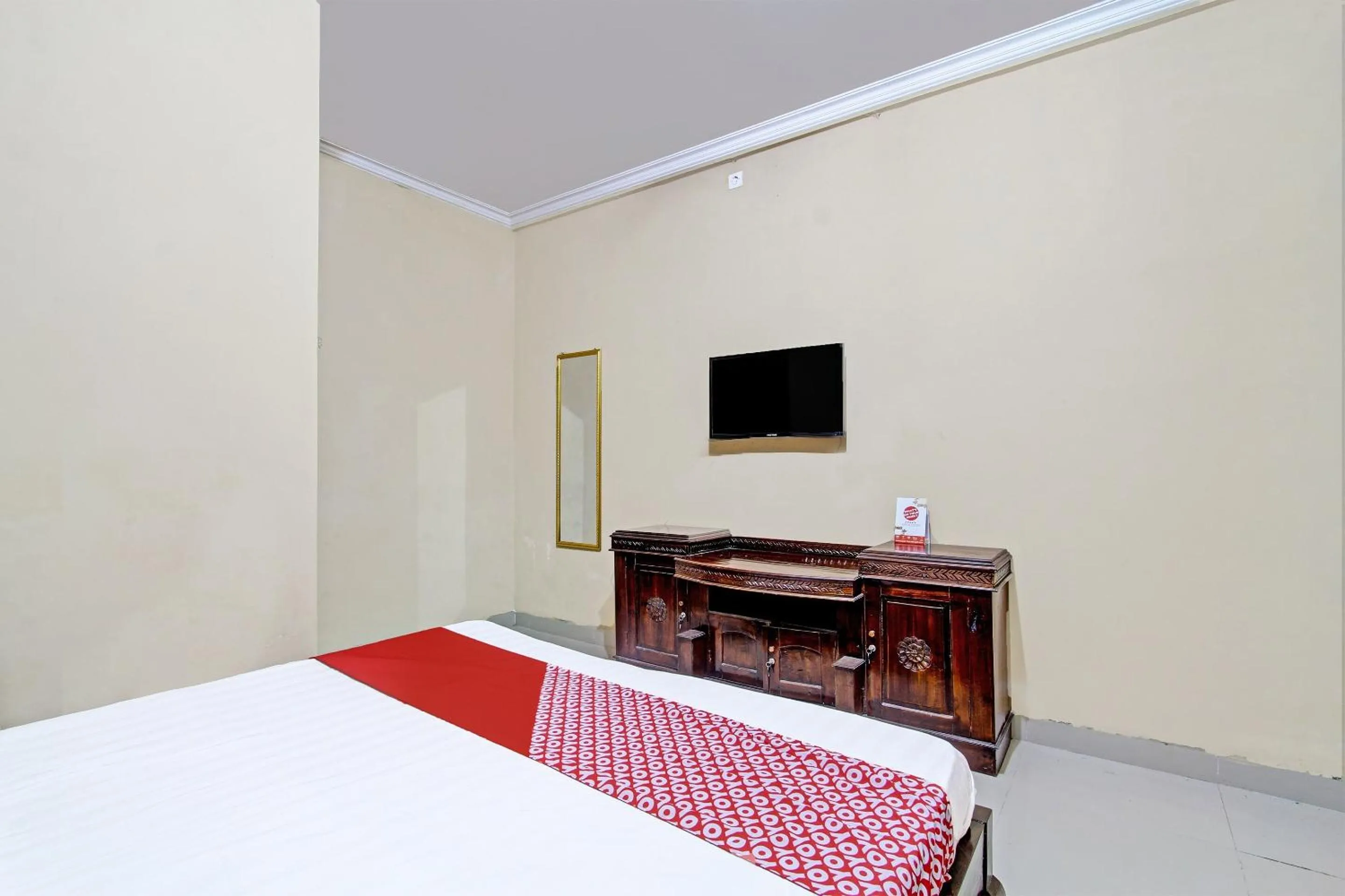 Bedroom in OYO 91353 Hotel Surya Andesa