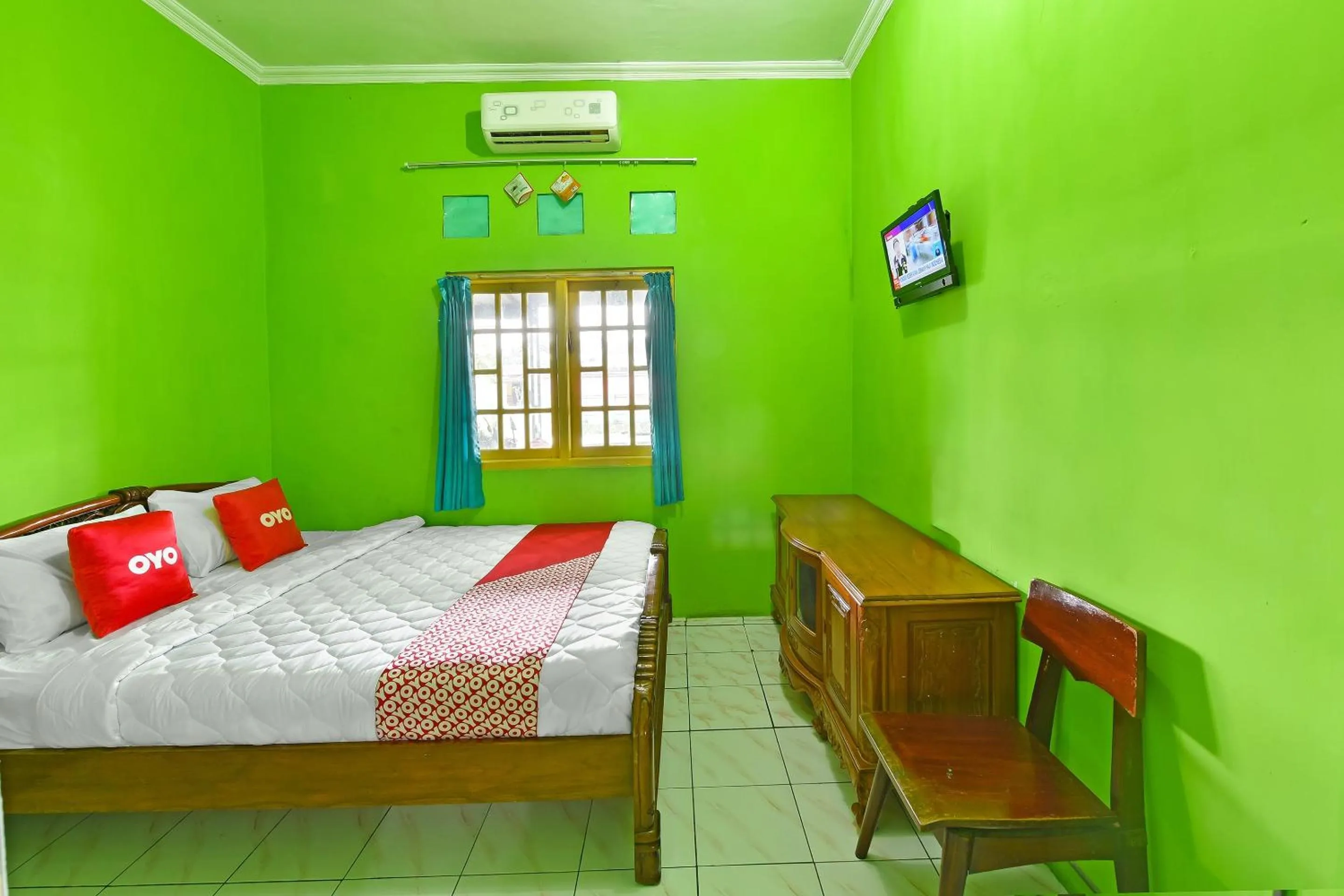 Bedroom, Bed in SPOT ON 91357 Hotel Mulyo