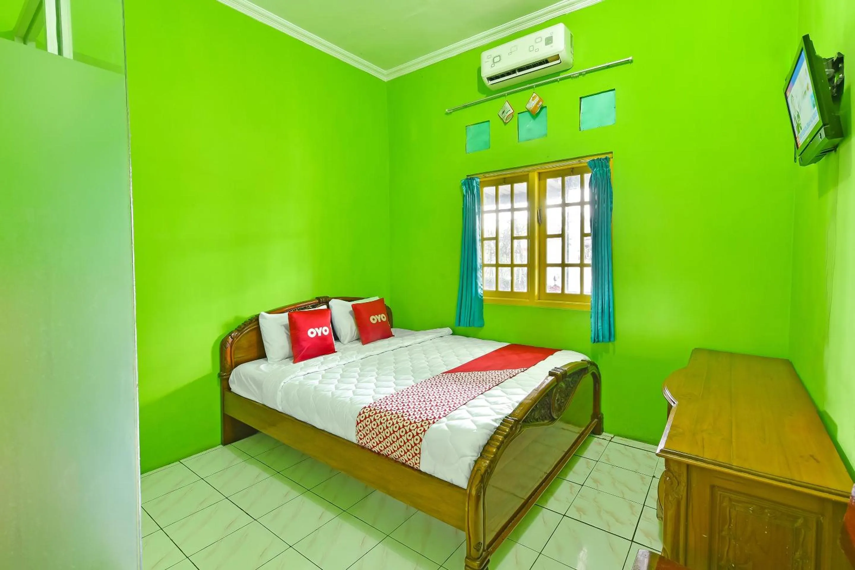 Bedroom, Bed in SPOT ON 91357 Hotel Mulyo