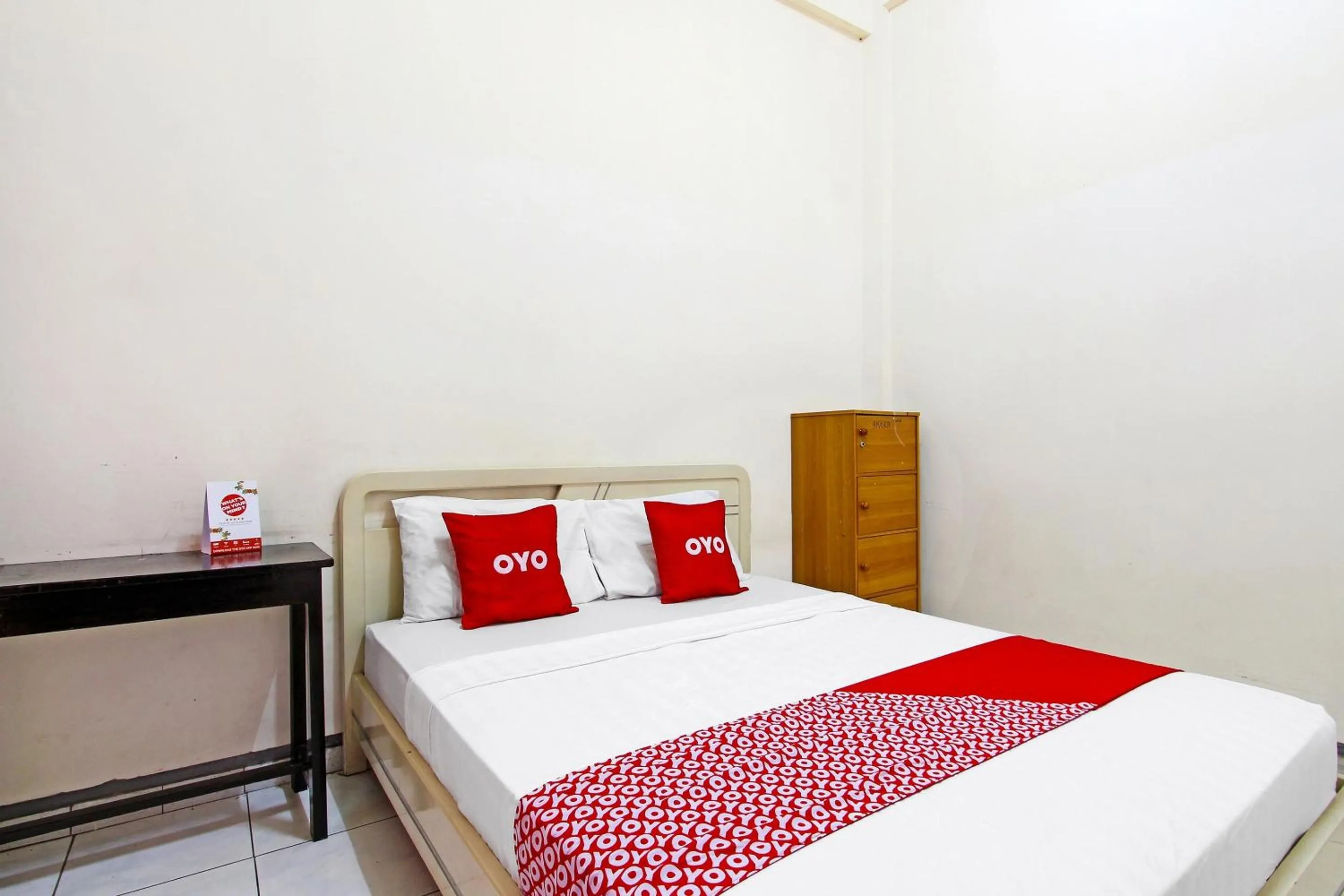 Bedroom, Bed in Hotel O Mutiara