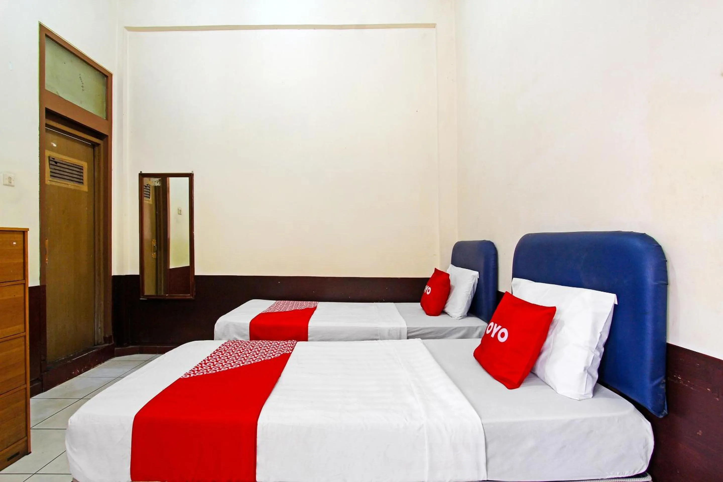 Bedroom, Bed in Hotel O Mutiara