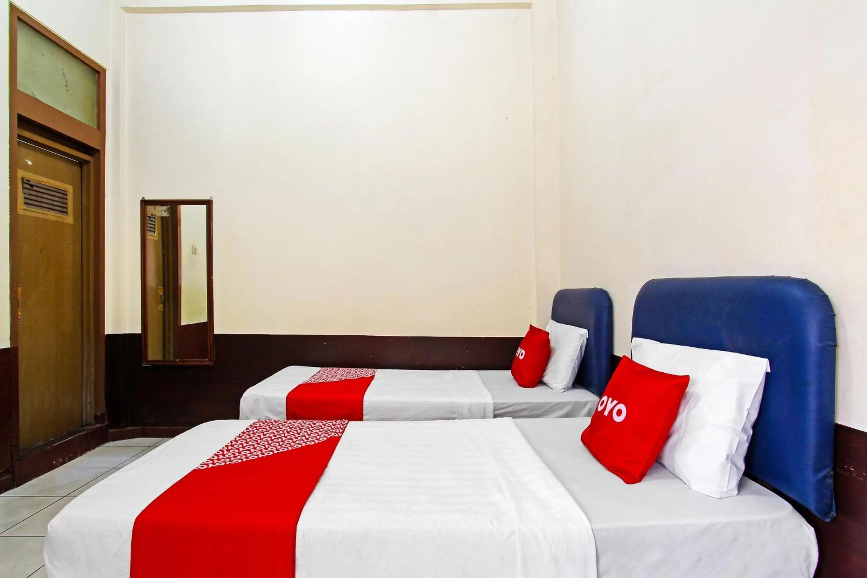 Bedroom, Bed in Hotel O Mutiara