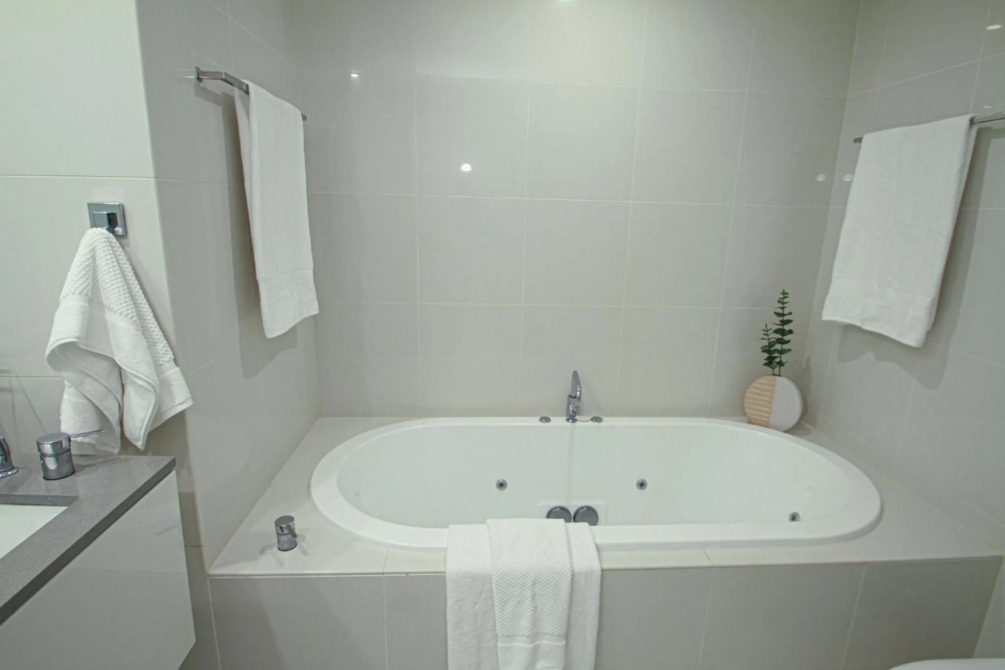 Spa and wellness centre/facilities in Circle on Cavill FREE parking