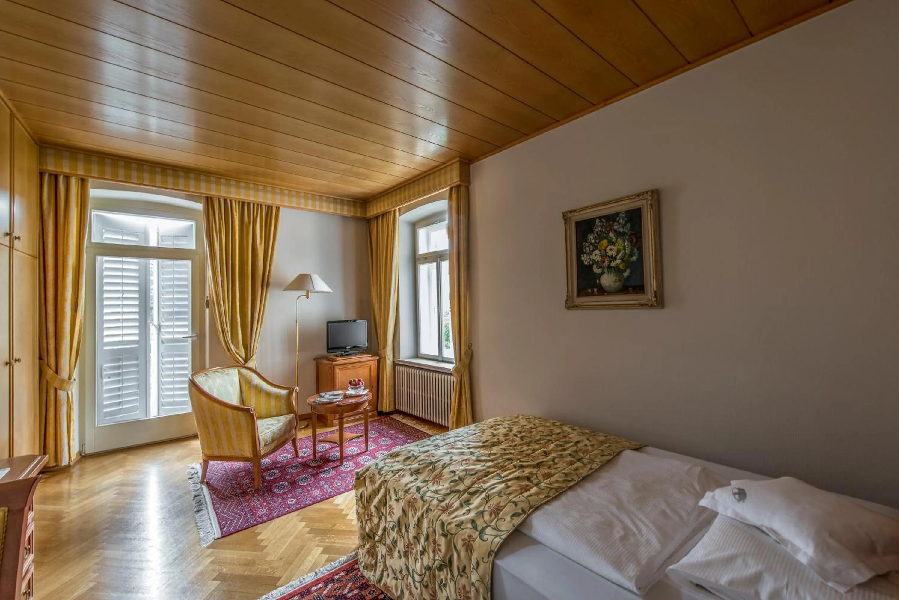 Bed in Hotel Elephant