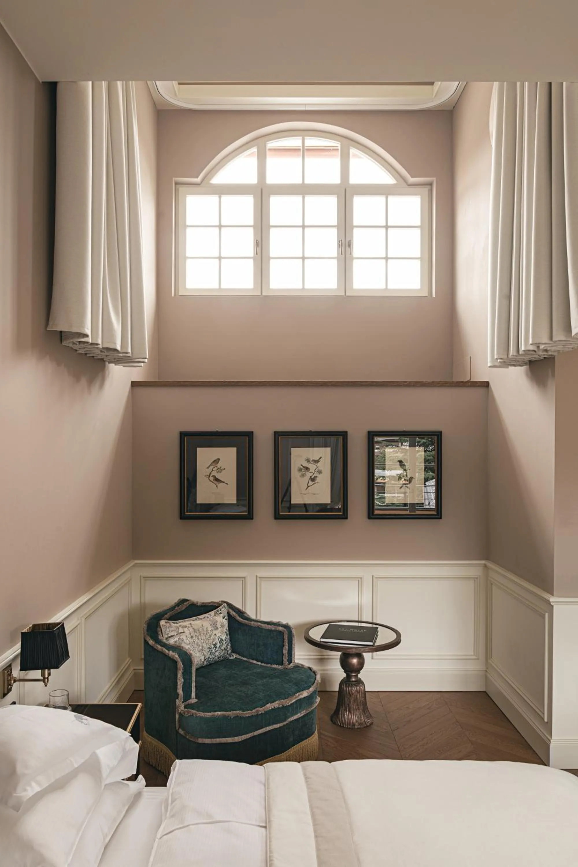 Bed in Hotel Elephant