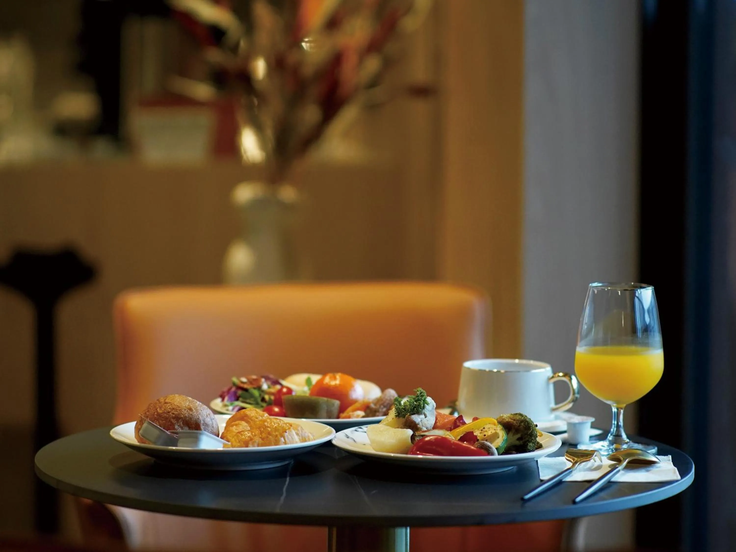 Breakfast in Roaders Plus Hotel - Theme