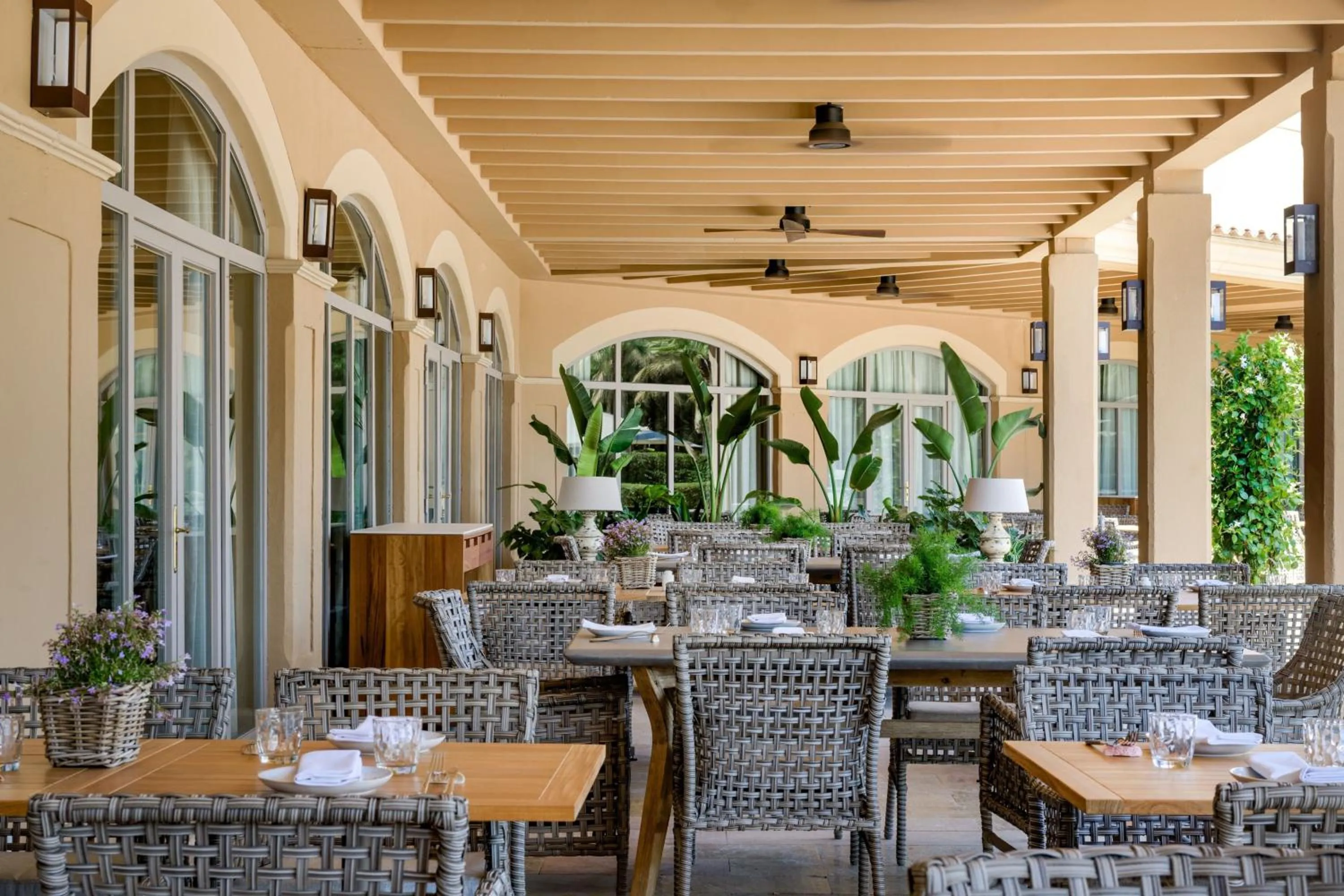 Restaurant/places to eat in Hacienda Son Antem Golf Resort, Autograph Collection