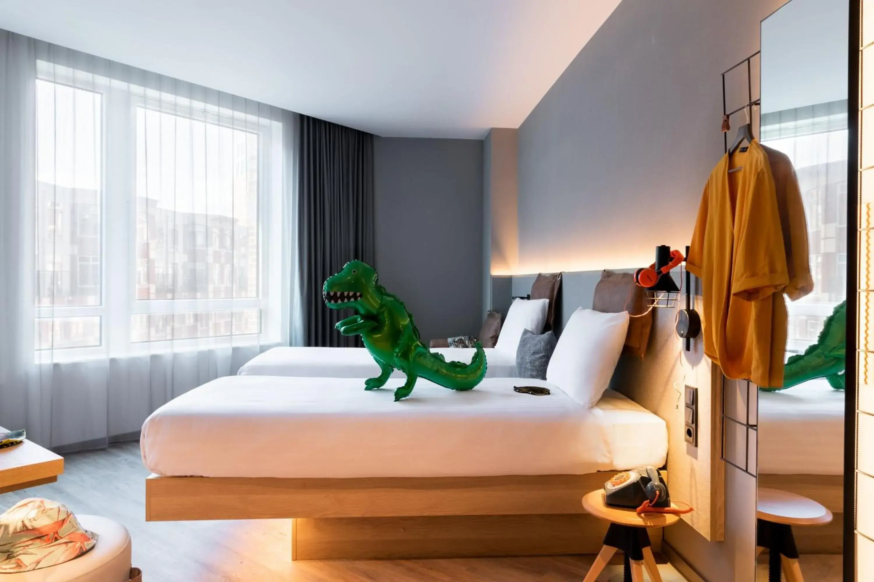 Moxy Twin Room in Moxy The Hague Moxy Twin Room in Moxy The Hague