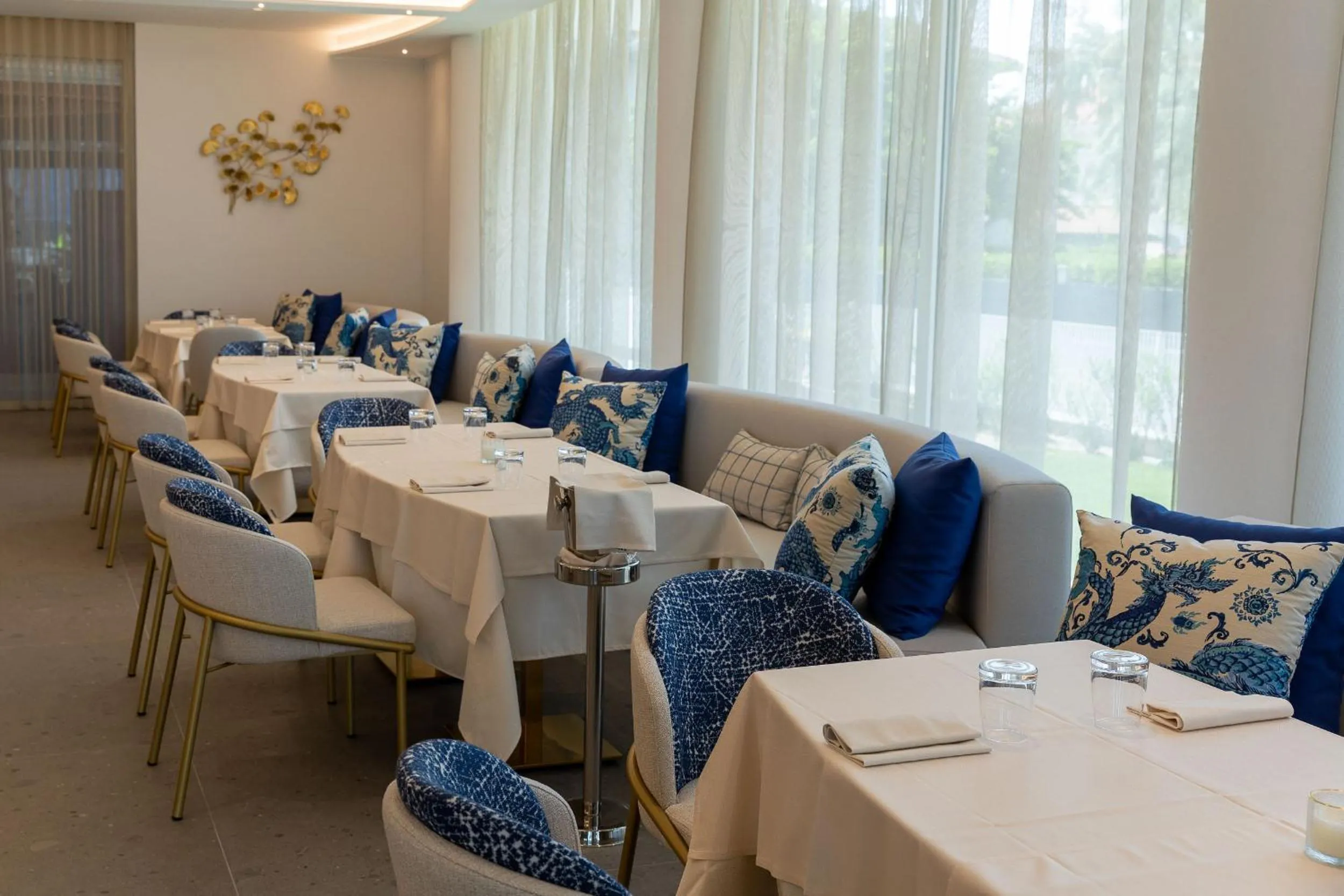 Restaurant/places to eat in Blu Suite Resort