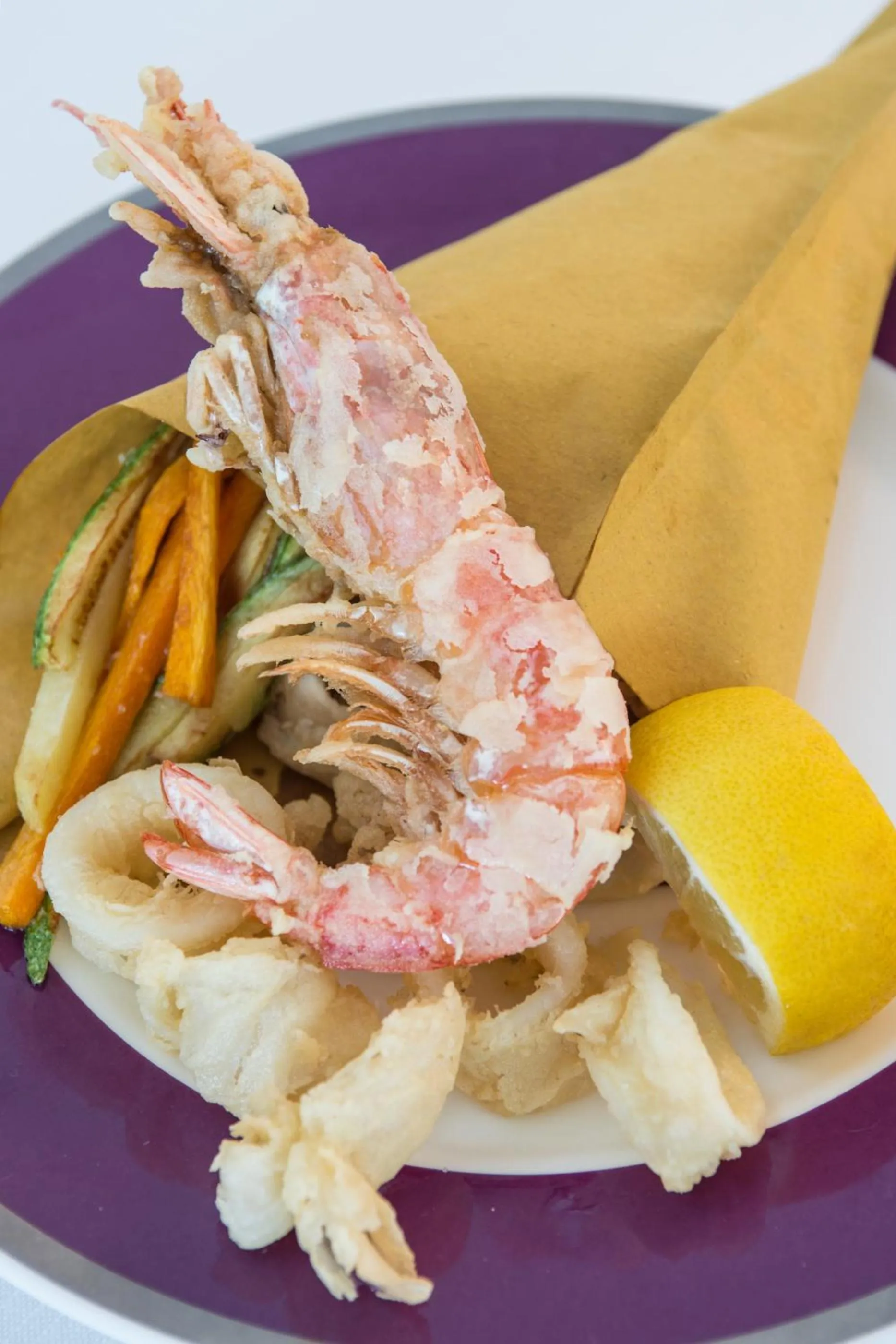 Restaurant/places to eat in Blu Suite Resort