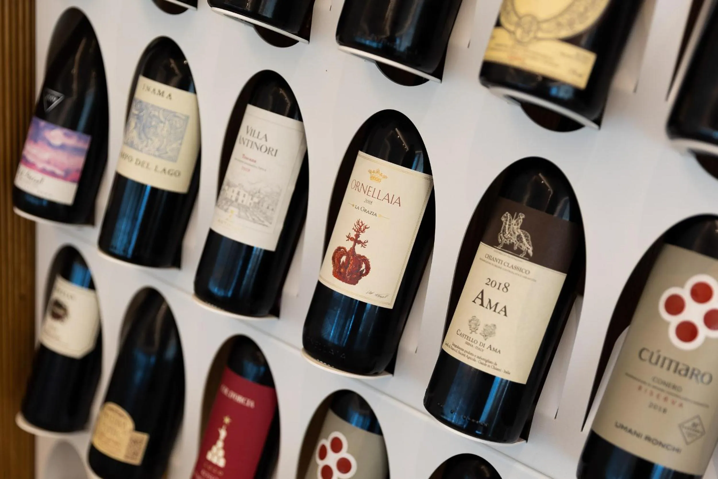 Restaurant/places to eat in Blu Suite Resort