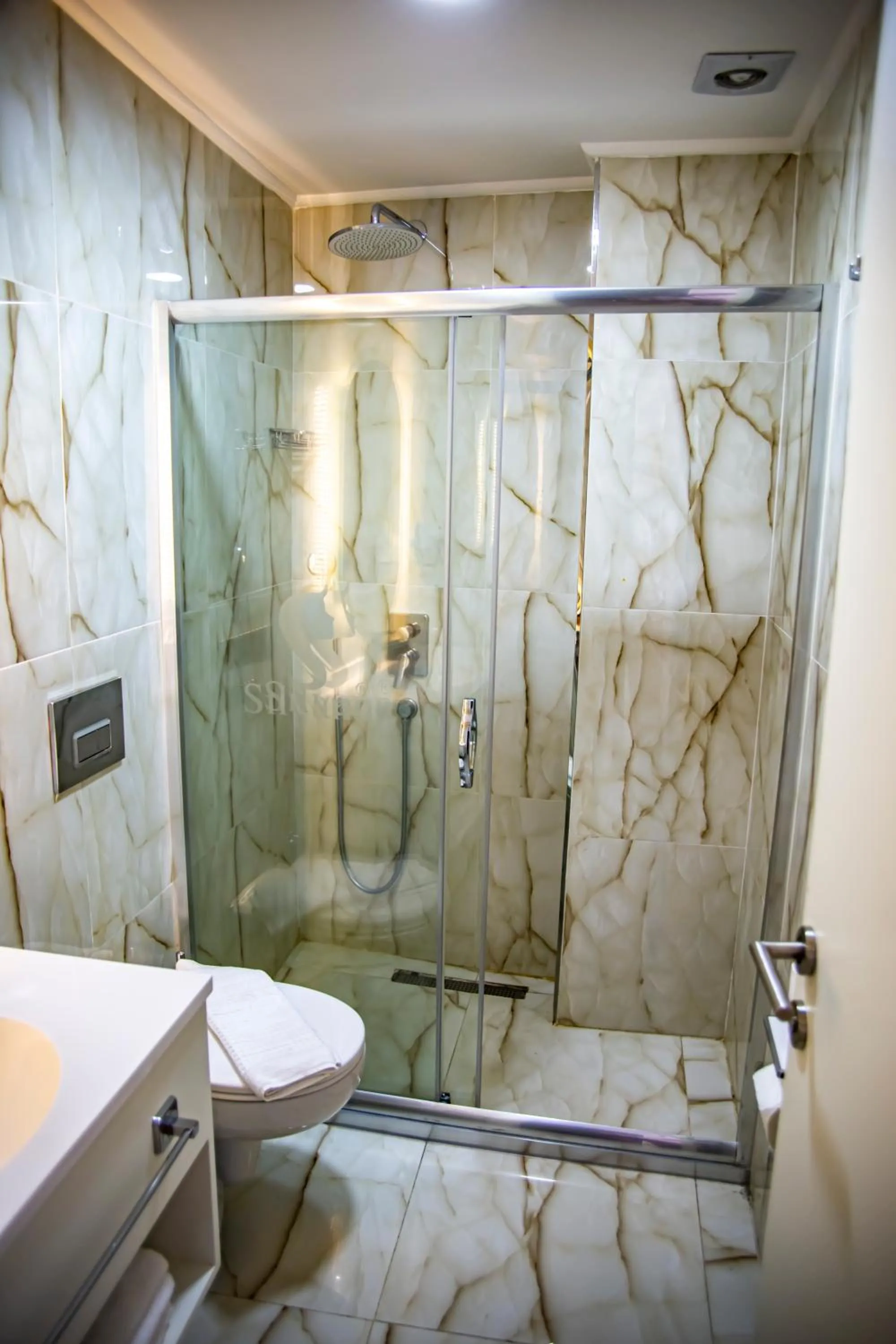 Bathroom in Silvana Hotel