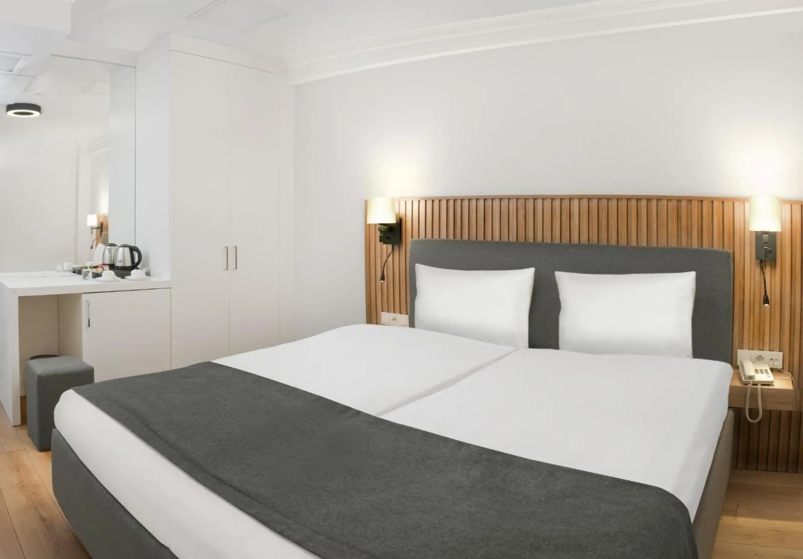 Bedroom, Bed in Silvana Hotel