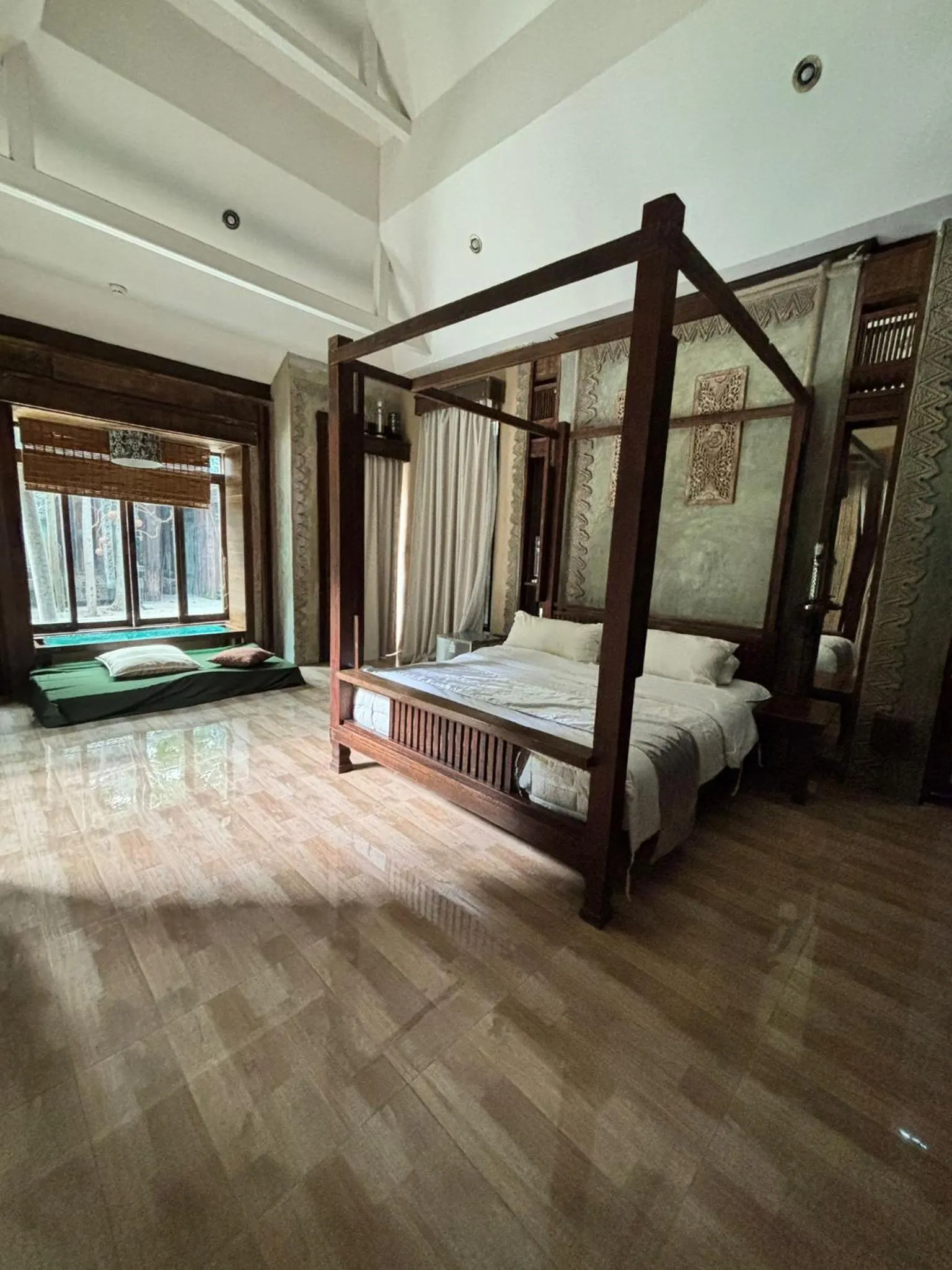 Bed in K2 Xanadu Pool Villa