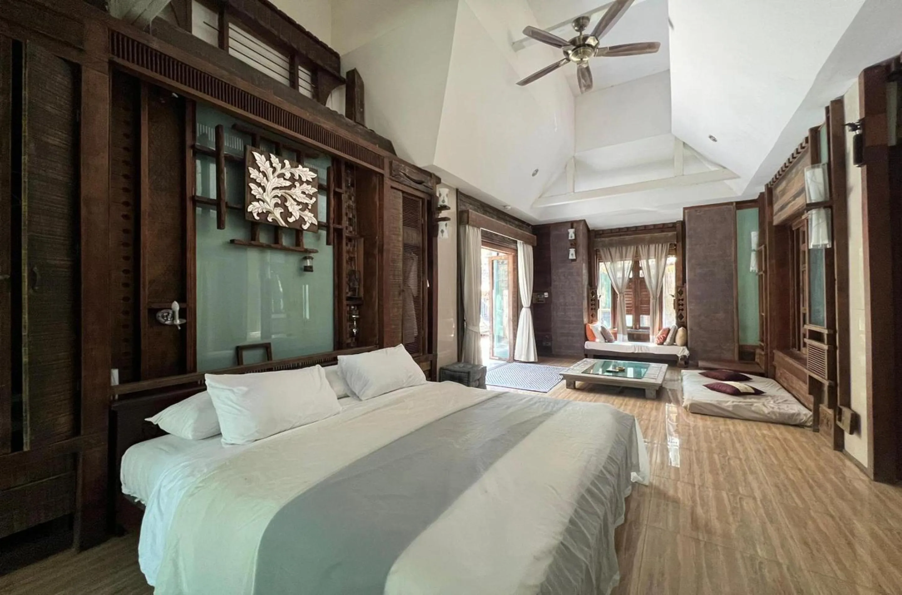 Bed in K2 Xanadu Pool Villa