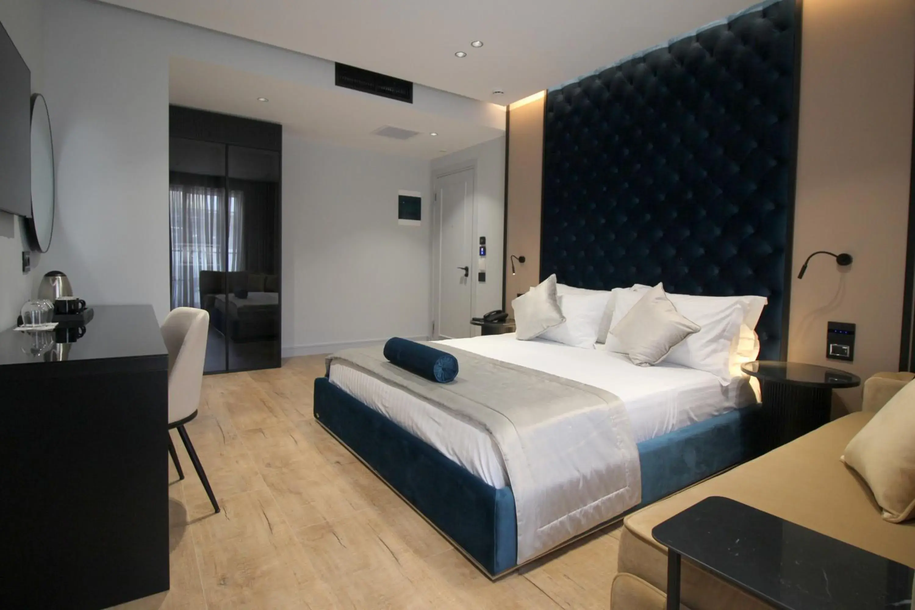 Deluxe Triple Room with Balcony in Rozafa Palace Hotel Deluxe Triple Room with Balcony in Rozafa Palace Hotel