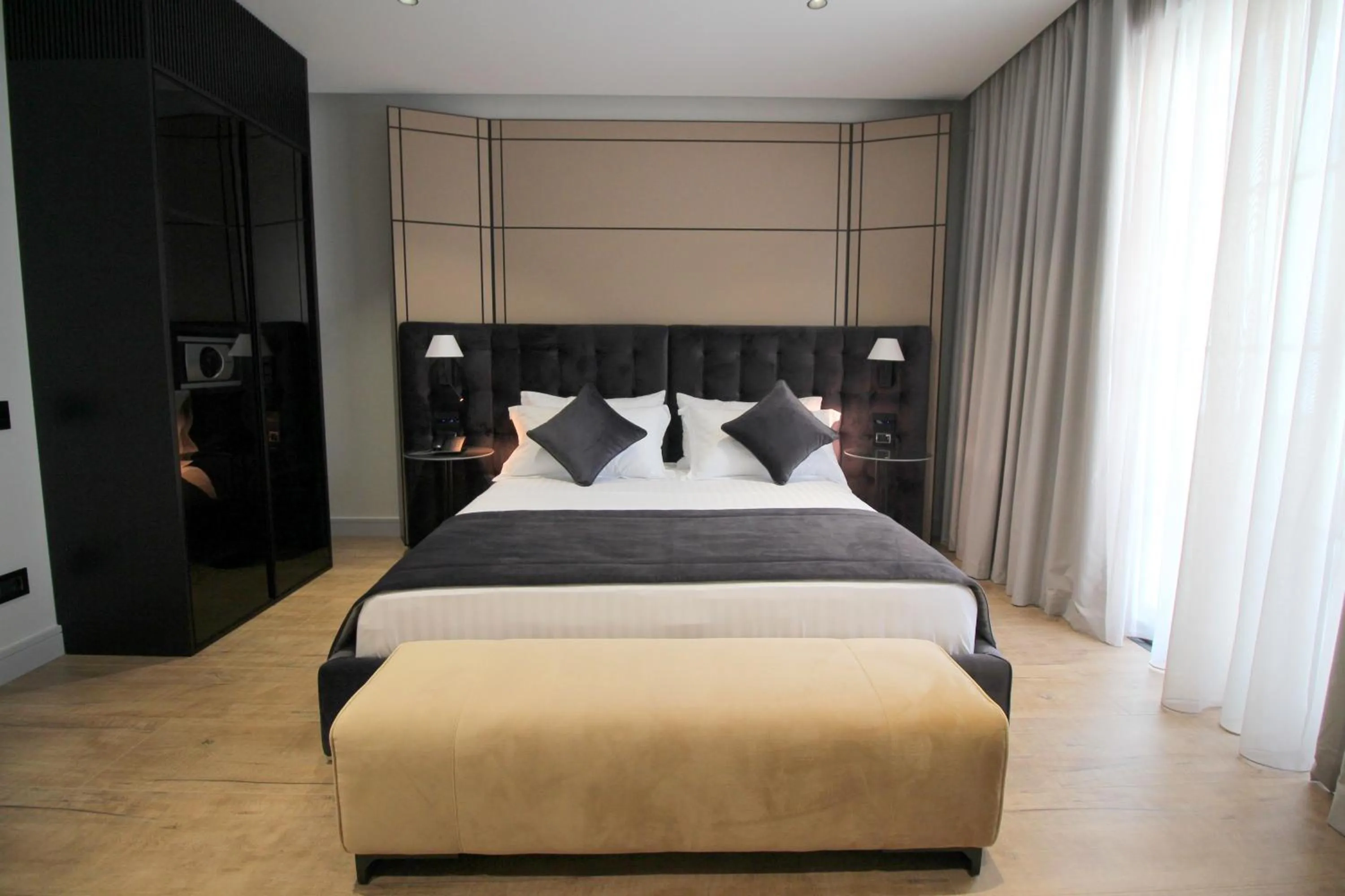 Bedroom, Bed in Rozafa Palace Hotel