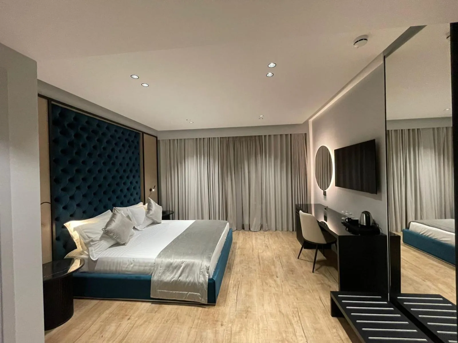 Bedroom, Bed in Rozafa Palace Hotel