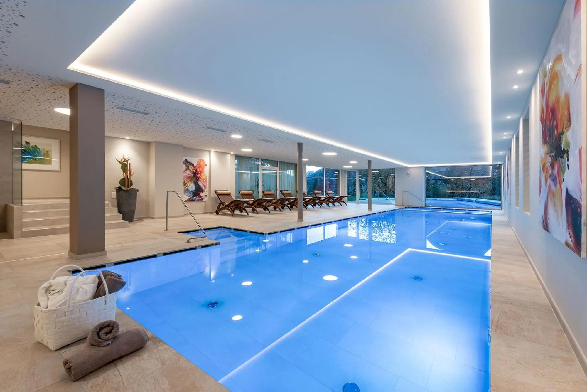 Swimming pool in Baumgartner's Blumenhotel