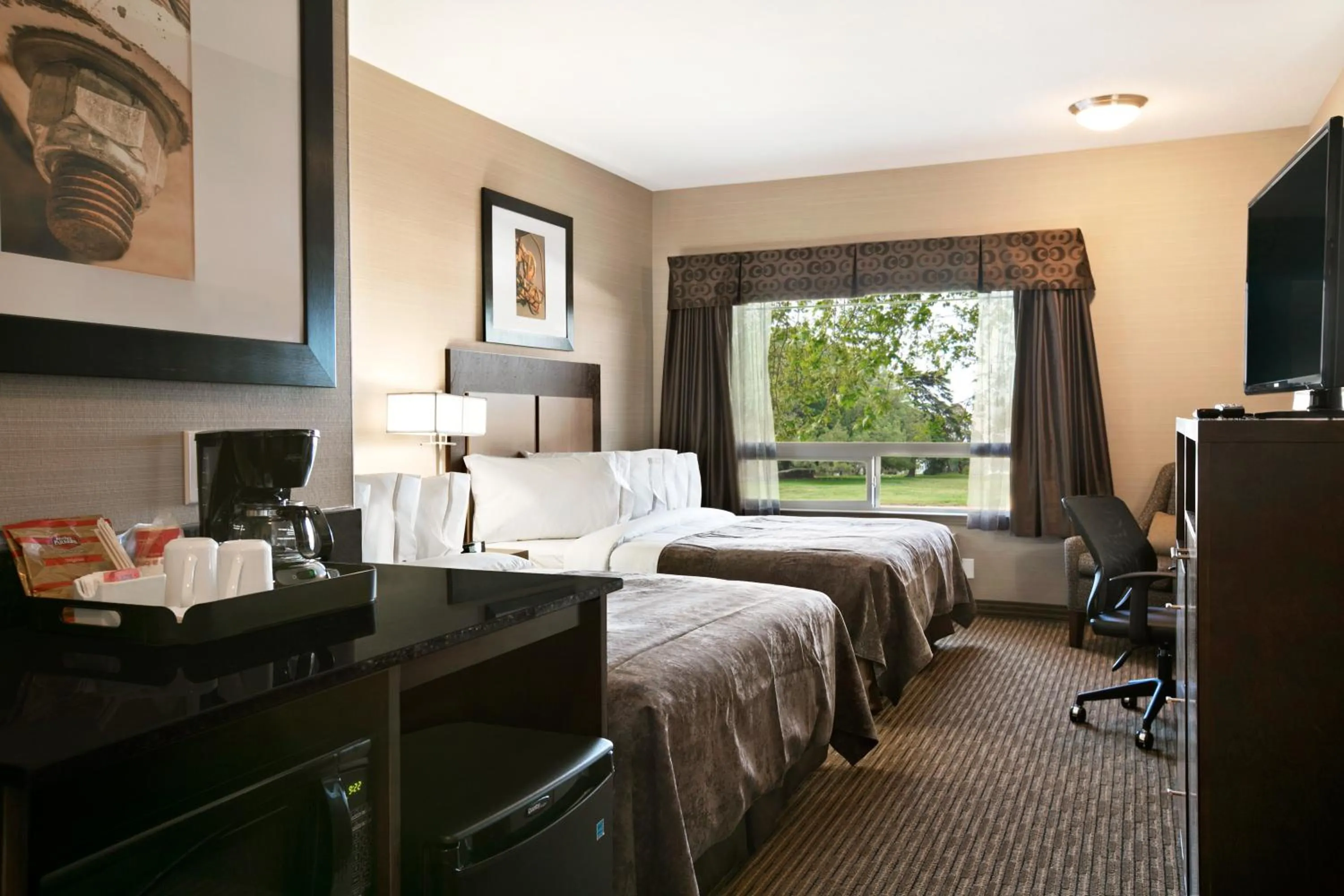 Bed in Ramada by Wyndham Conklin