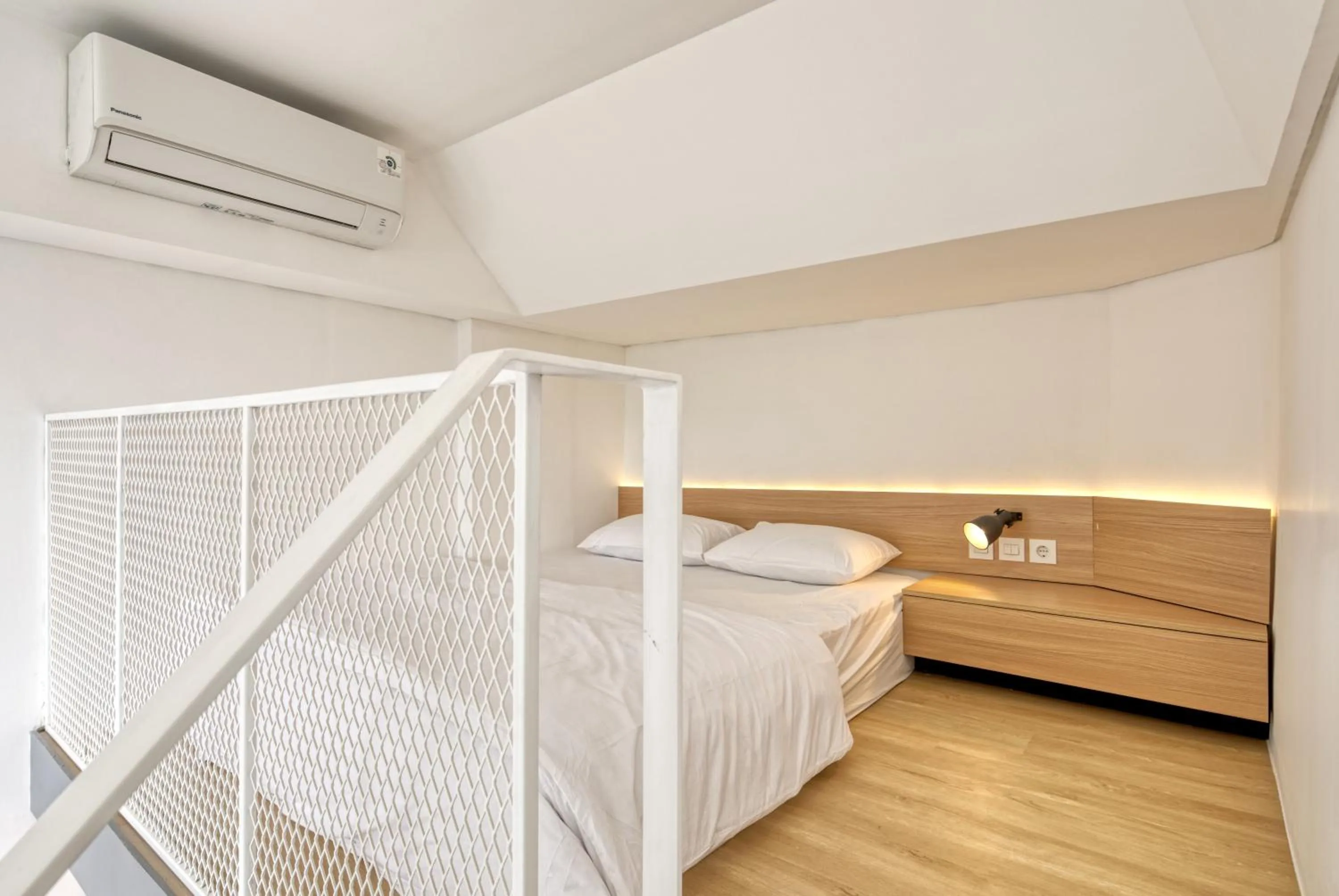 Bed in Sakura Terrace Benhil