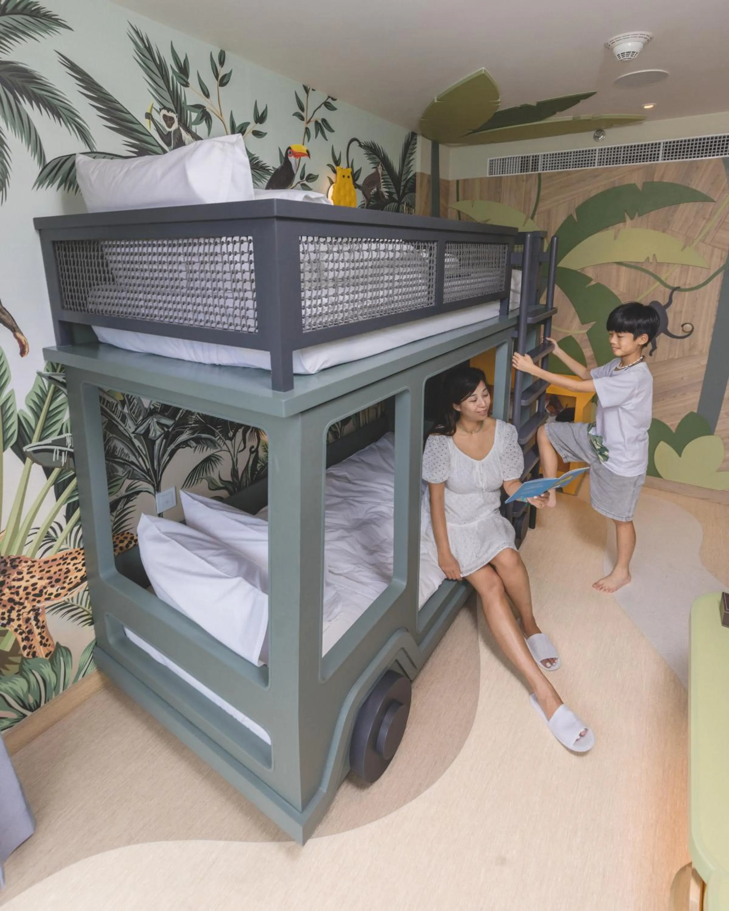 bunk bed, Bed in Holiday Inn Resort Samui Bophut Beach, an IHG Hotel