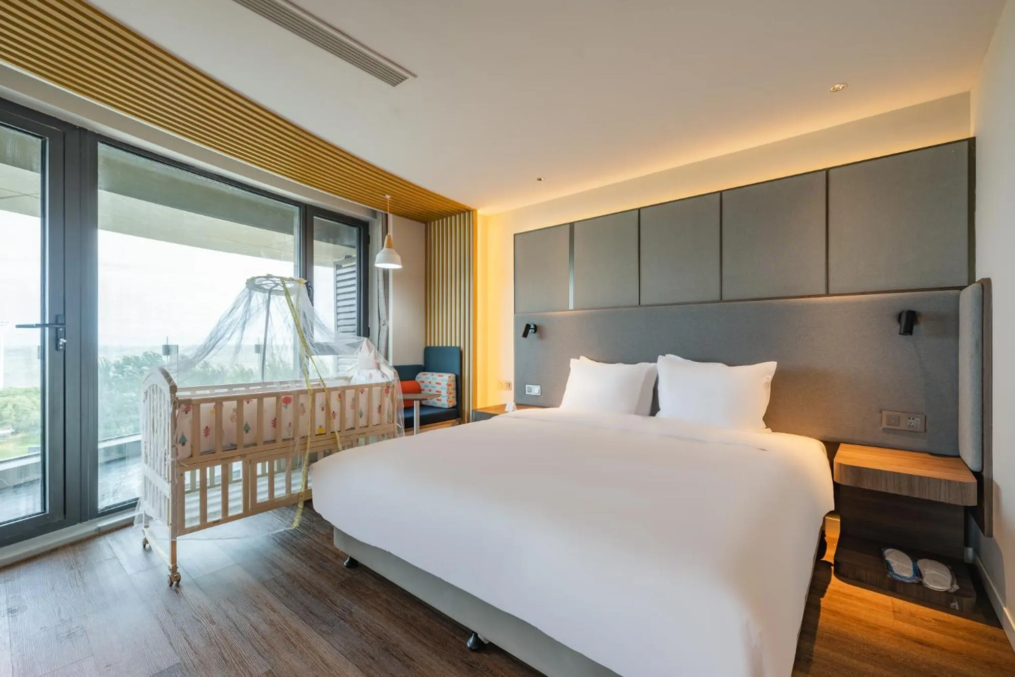 Bed in Holiday Inn Express Huludao Seaview by IHG