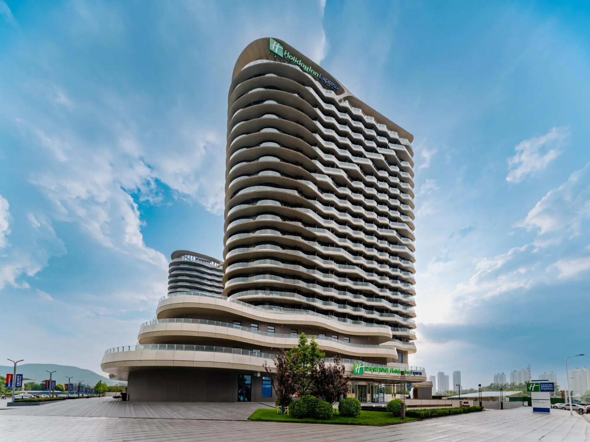 Property building in Holiday Inn Express Huludao Seaview by IHG