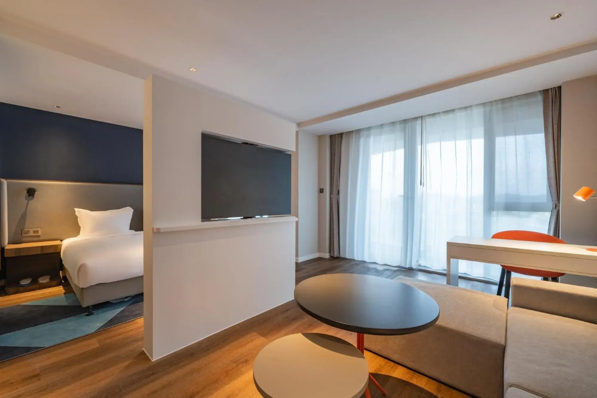 King Suite with City View in Holiday Inn Express Huludao Seaview by IHG King Suite with City View in Holiday Inn Express Huludao Seaview by IHG