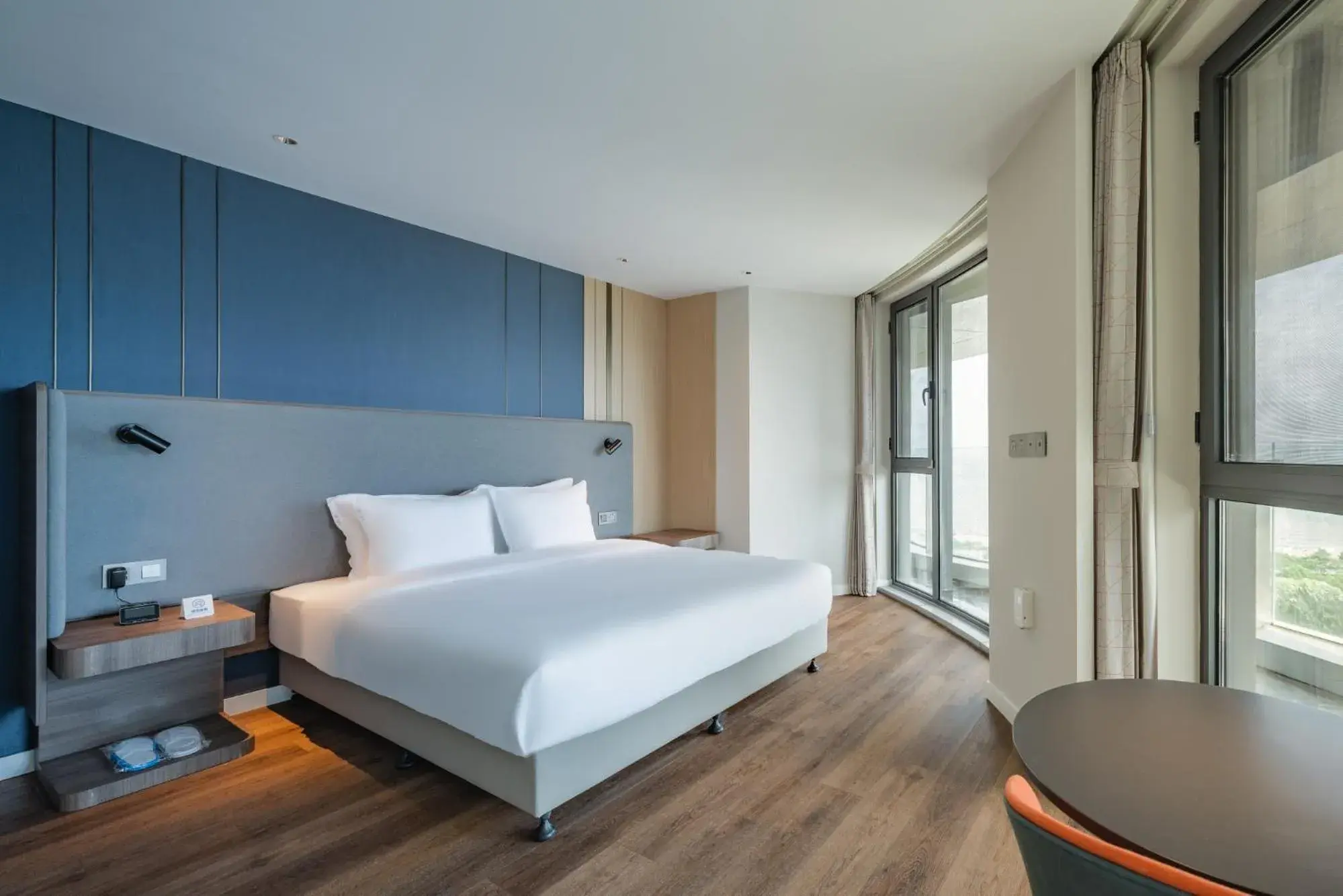 Bed in Holiday Inn Express Huludao Seaview by IHG Bed in Holiday Inn Express Huludao Seaview by IHG