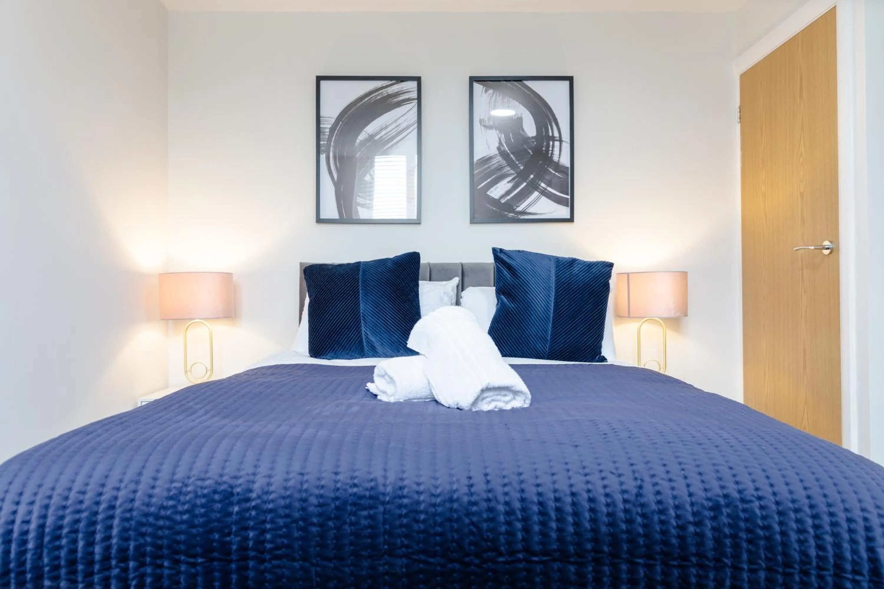 Bed in Modern Apartments Near Cardiff City Centre